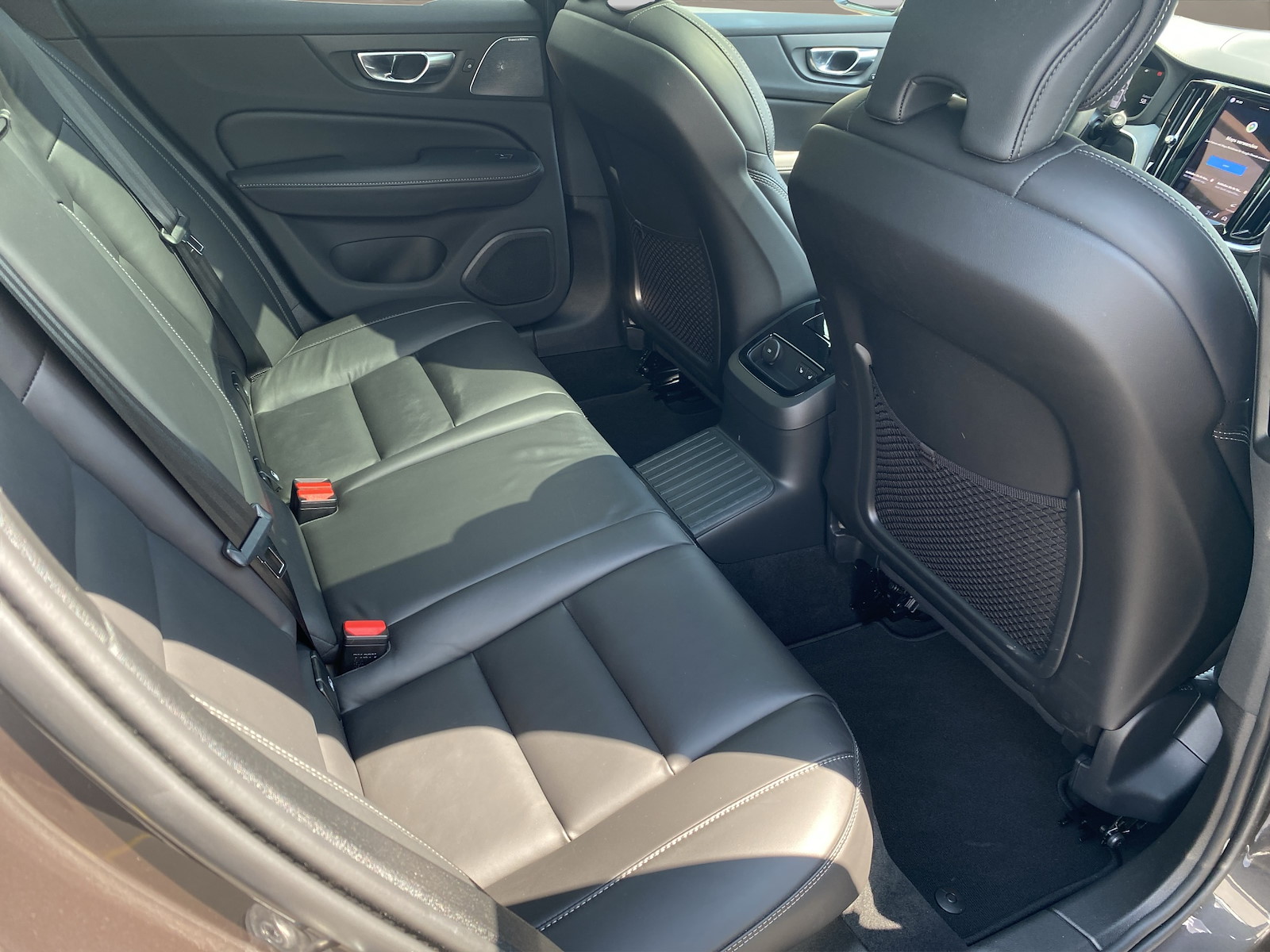 VOLVO V60 2.0 T8 TE Ultra Bright eAWD-image-11