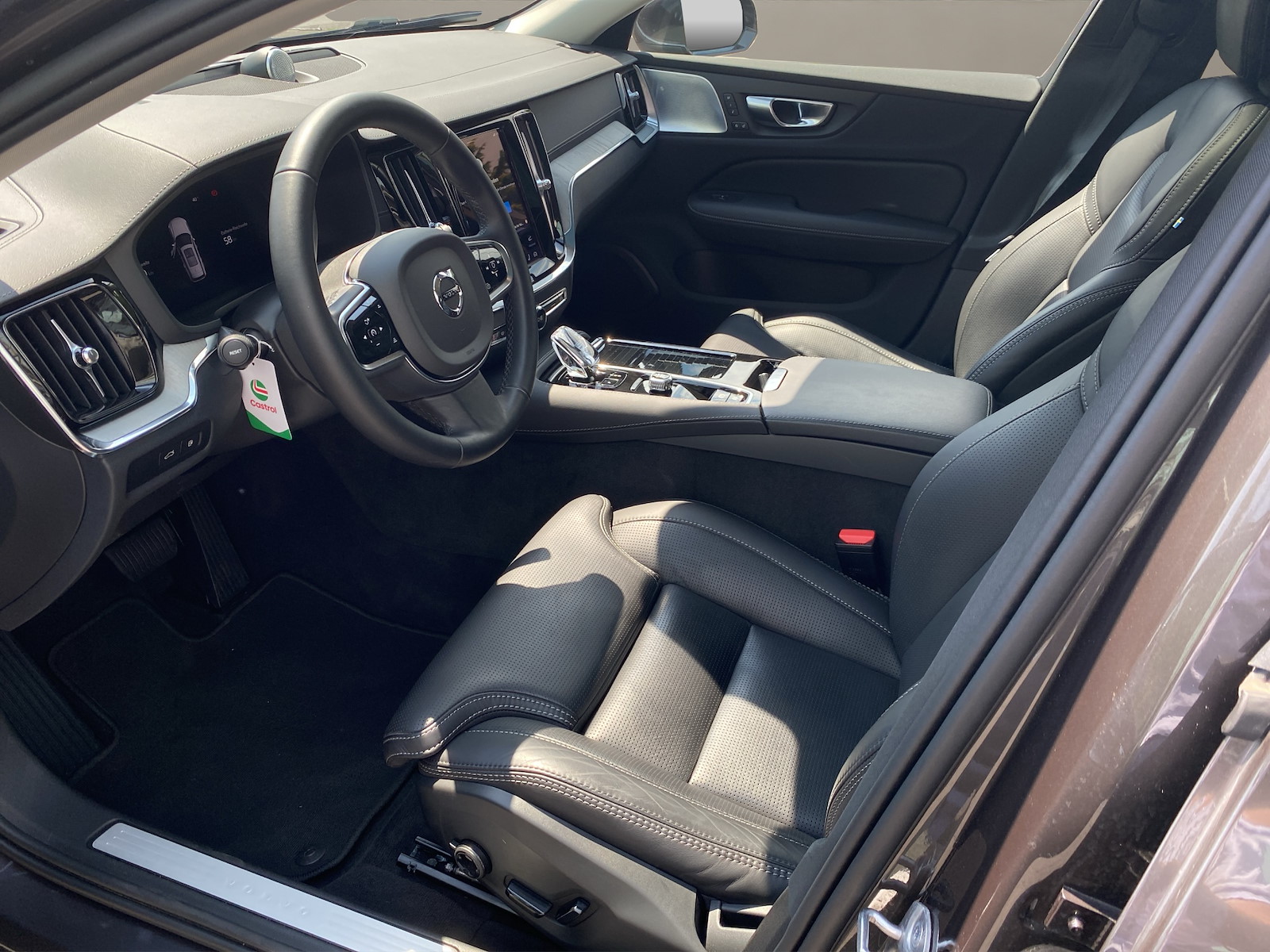 VOLVO V60 2.0 T8 TE Ultra Bright eAWD-image-8