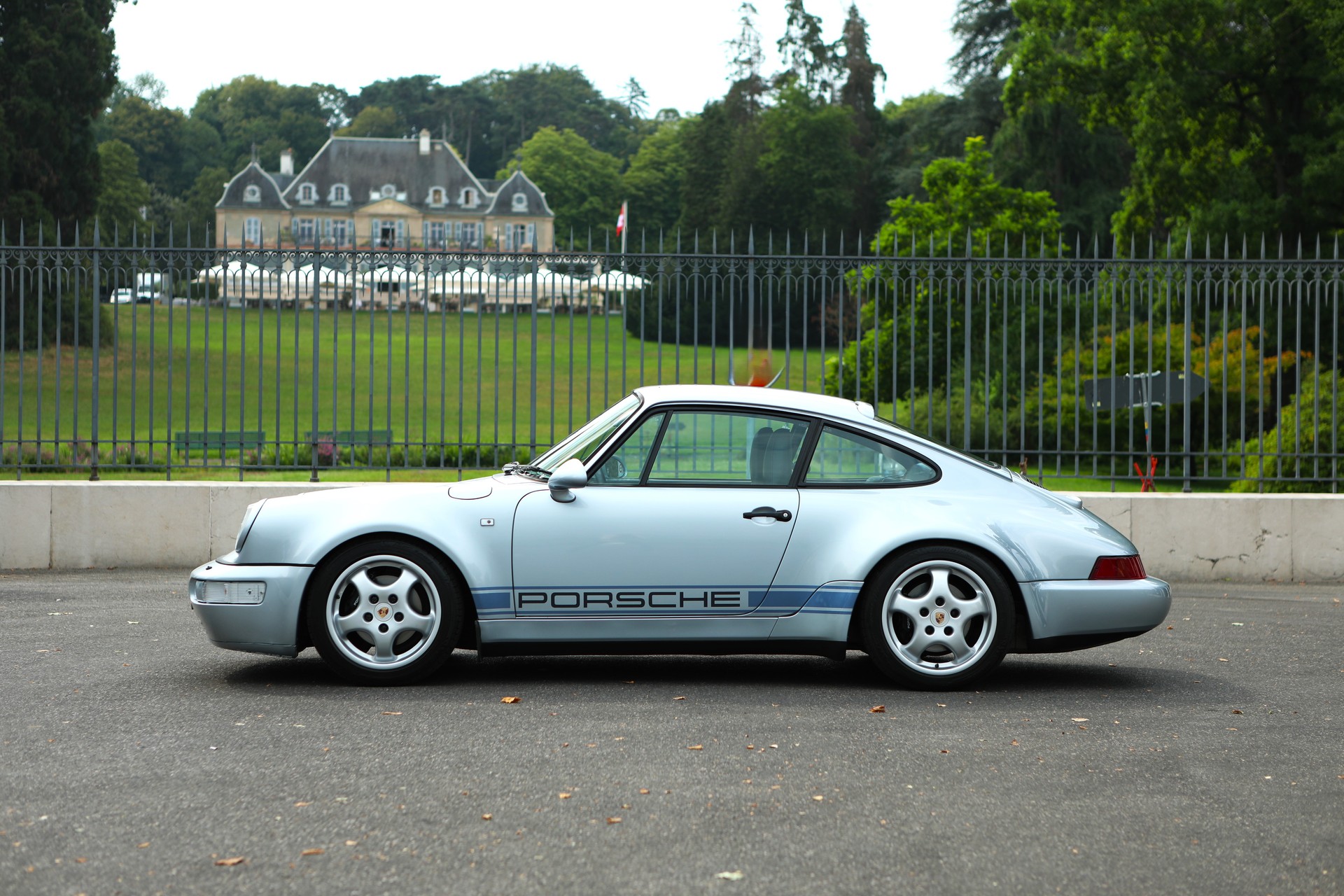 PORSCHE 911 Carrera 4 - 964 Jubilé-image-0