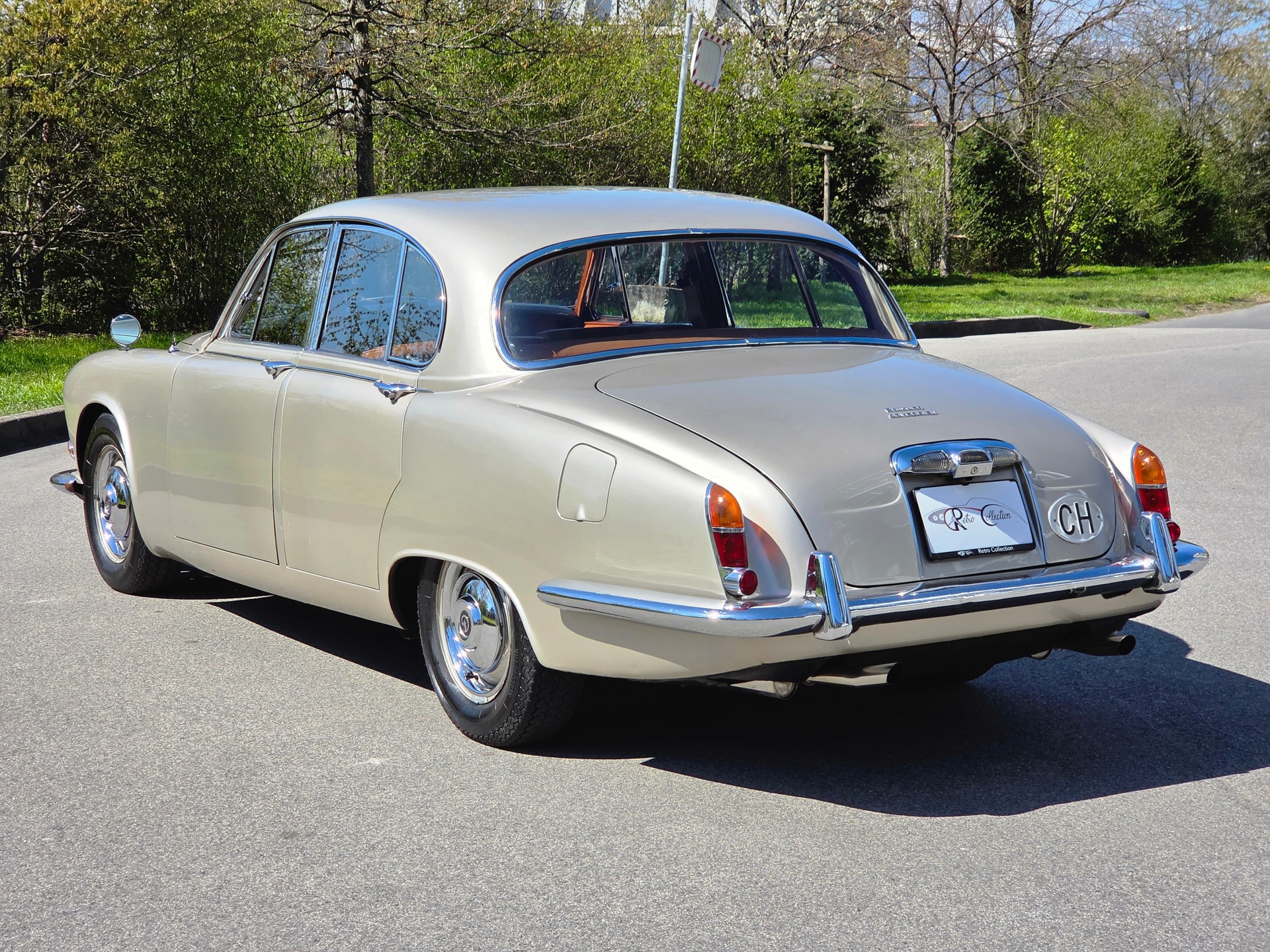 JAGUAR Daimler 420 Sovereign - voiture CH - boîte mécanique - Overdrive - rarissime - superbe état - expertisée vétéran 10.24.-image-5
