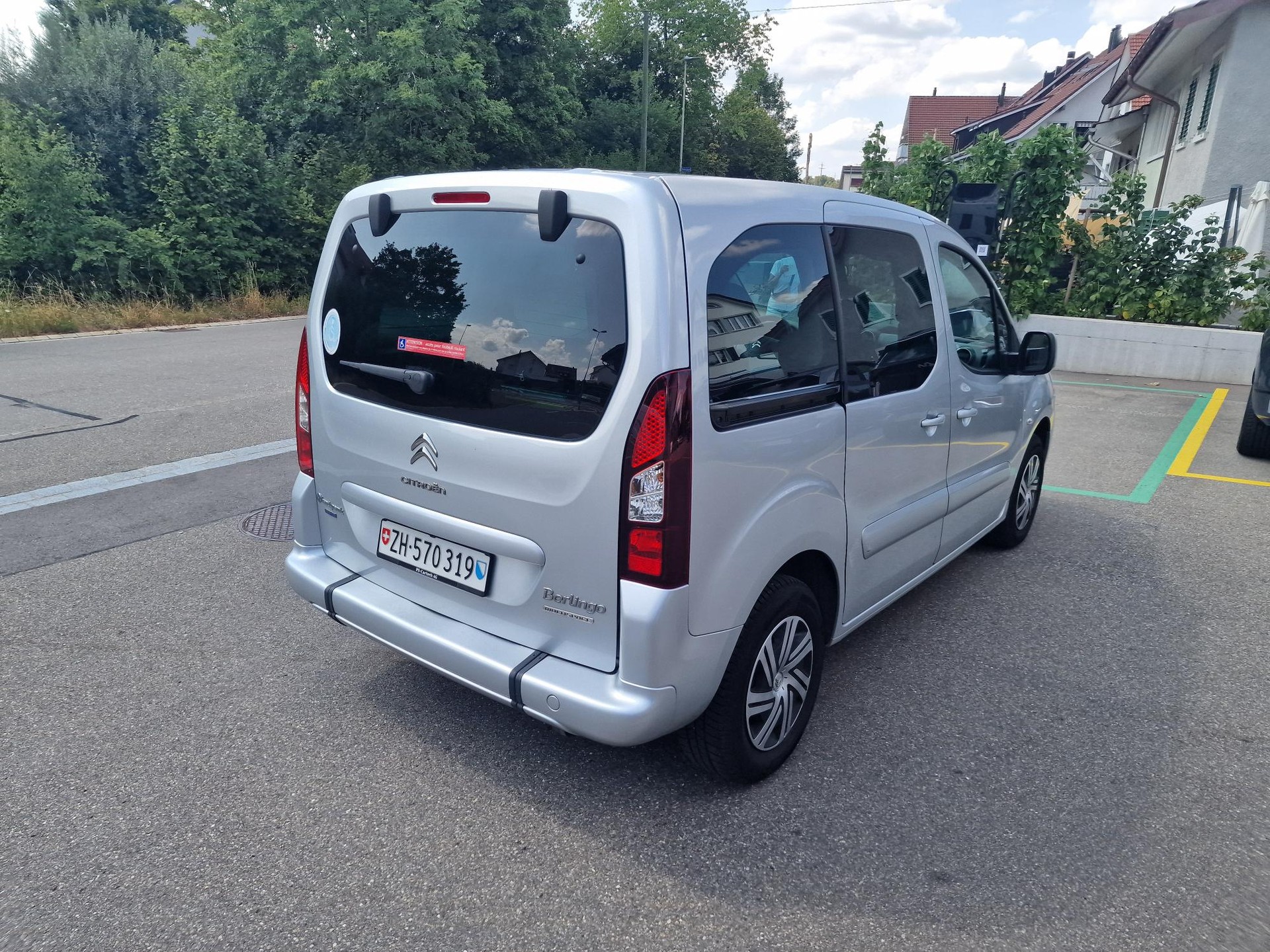 CITROEN Berlingo 1.6 BlueHDi Feel-image-12