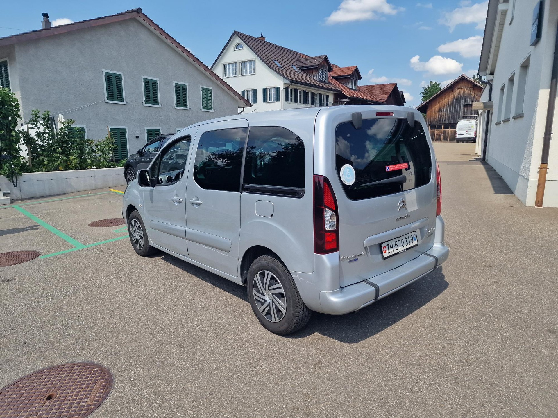 CITROEN Berlingo 1.6 BlueHDi Feel-image-9