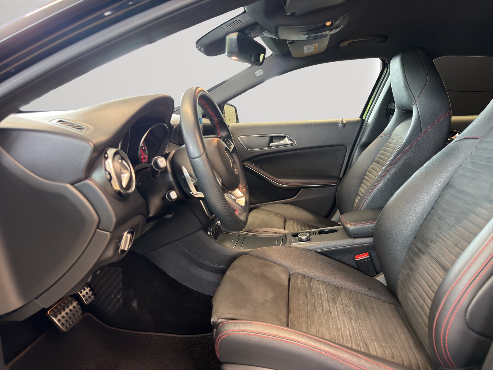 Image MERCEDES-BENZ GLA-200 GLA 200 AMG Line 7G-DCT