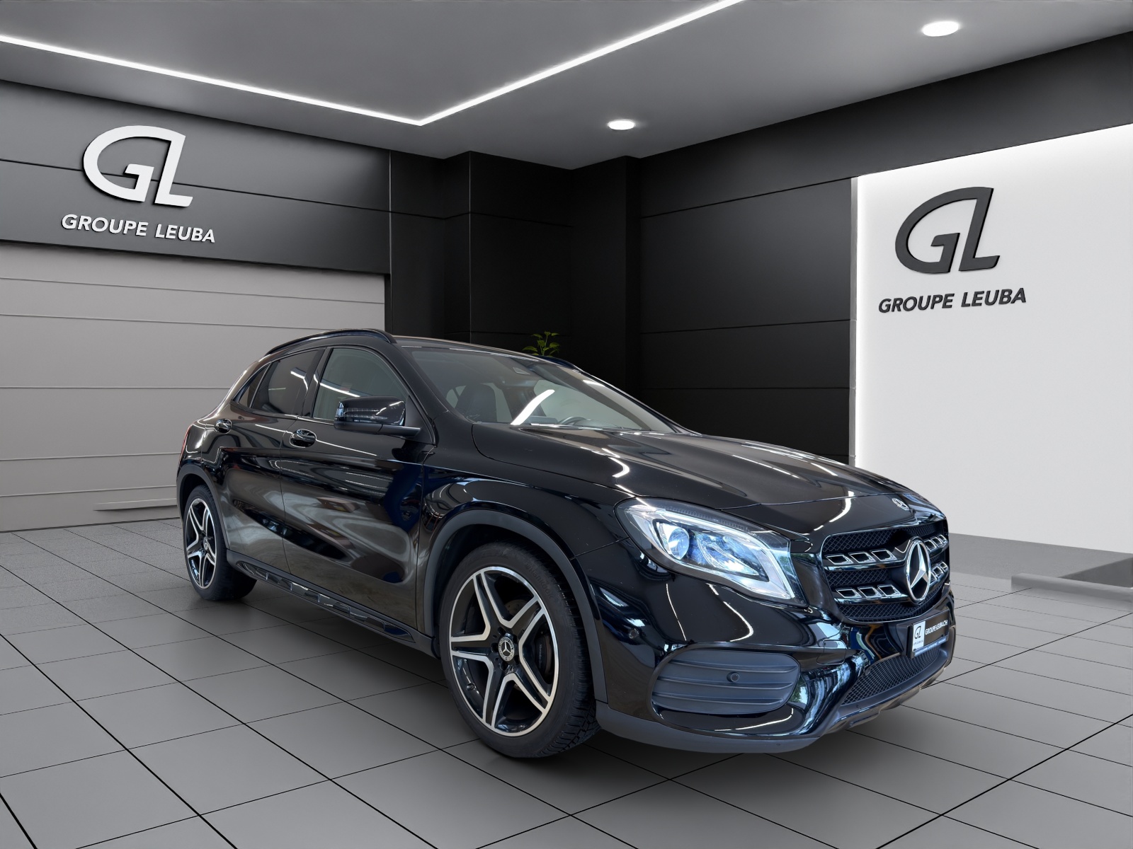 MERCEDES-BENZ GLA 200 AMG Line 7G-DCT-image-0
