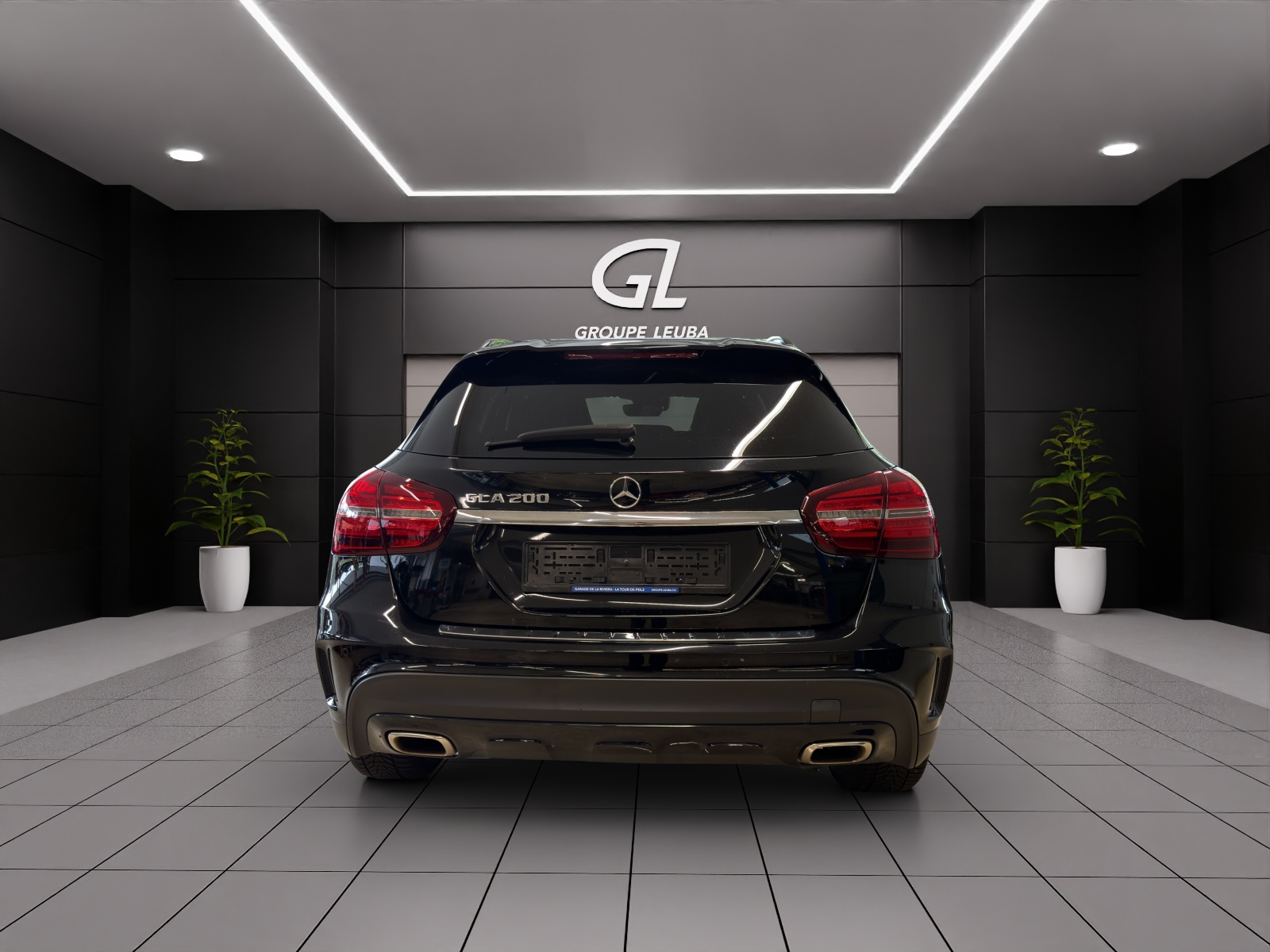 MERCEDES-BENZ GLA 200 AMG Line 7G-DCT-image-4
