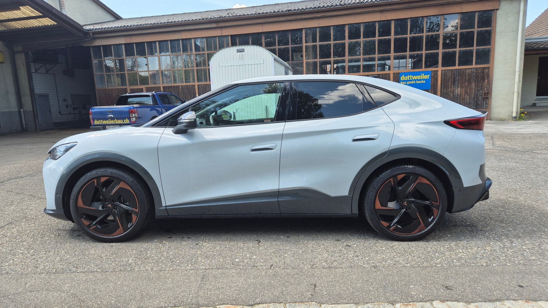 CUPRA Tavascan Type 9 77 kWh VZ Adrenaline*360°KameraHead up Display*Anhängerkupplung*Panoramadach*-showroom-element-1