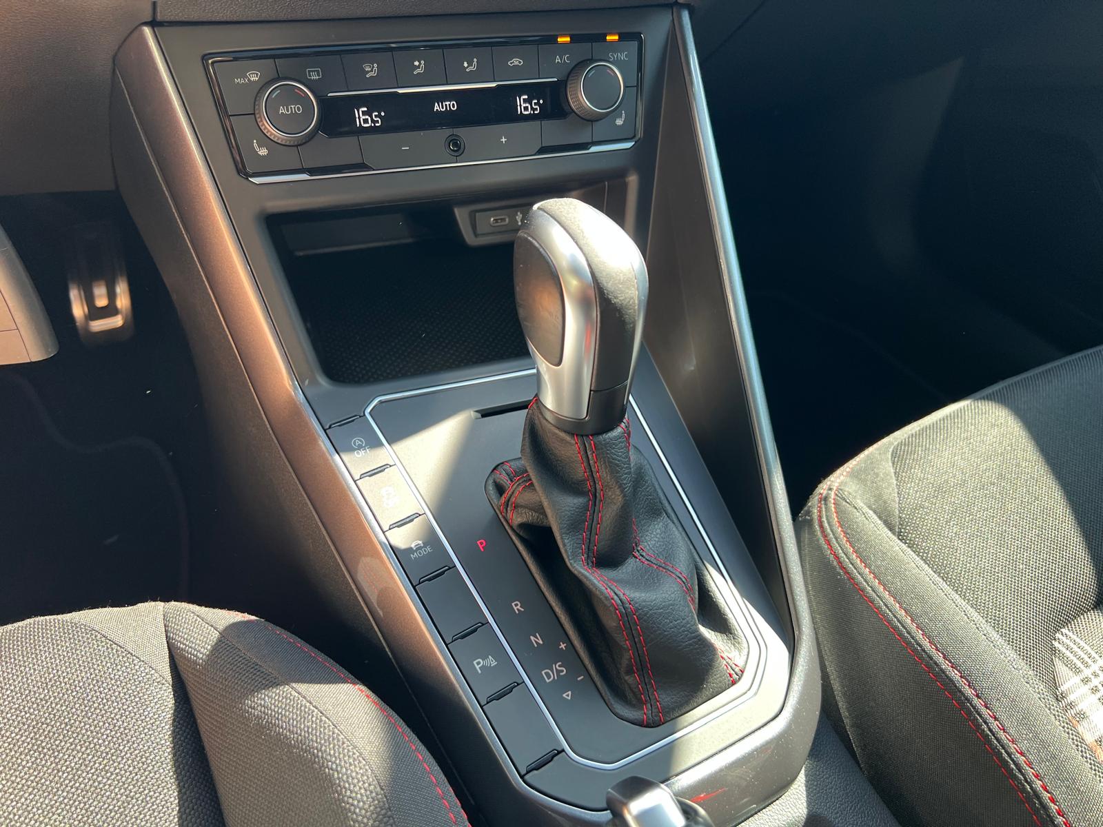 VW Polo 2.0 TSI GTI DSG-image-12