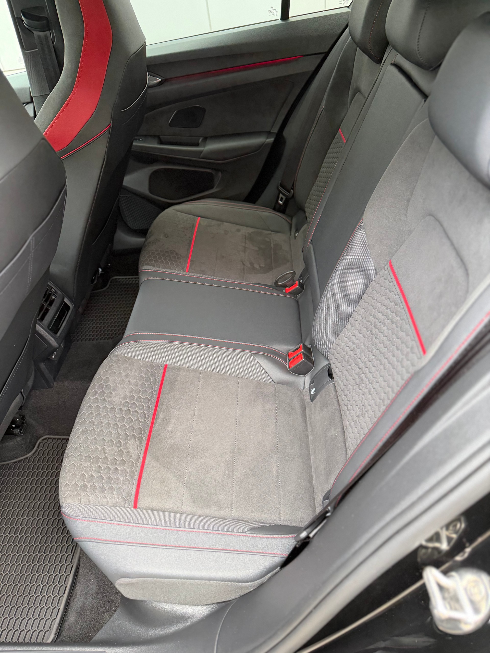 VW Golf 2.0 TSI GTI Clubsport DSG-image-7