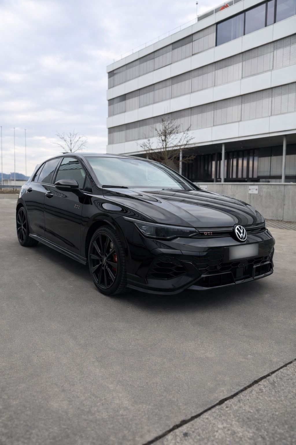 VW Golf 2.0 TSI GTI Clubsport DSG-image-2