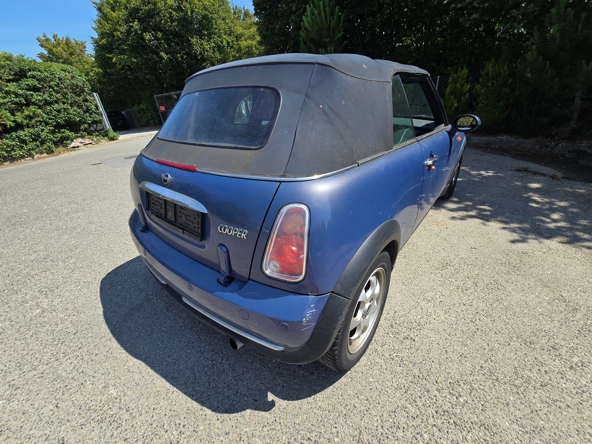 MINI Cooper Cabriolet-image-1