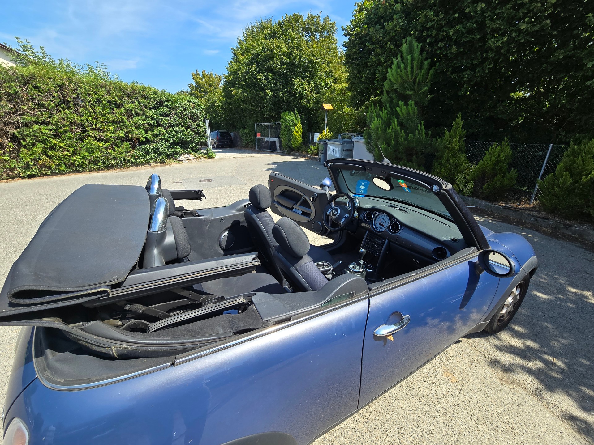 MINI Cooper Cabriolet-image-8