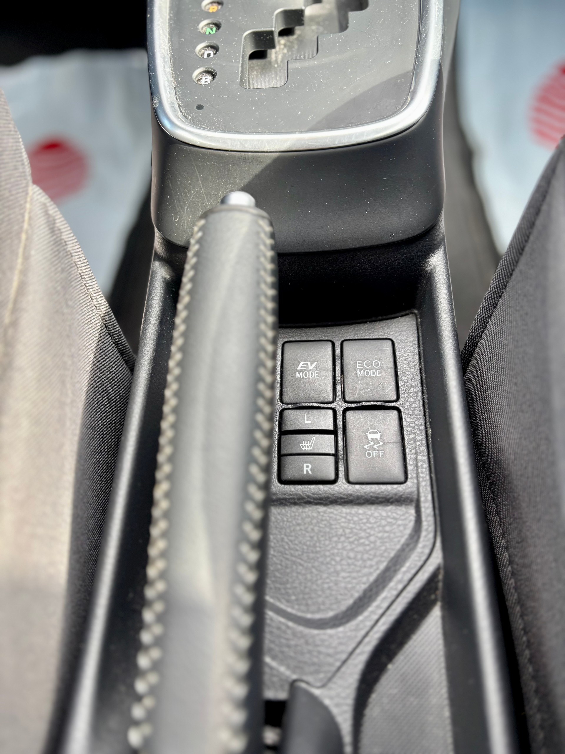 TOYOTA Yaris 1.5 VVT-i Hybrid Premium e-CVT-image-7