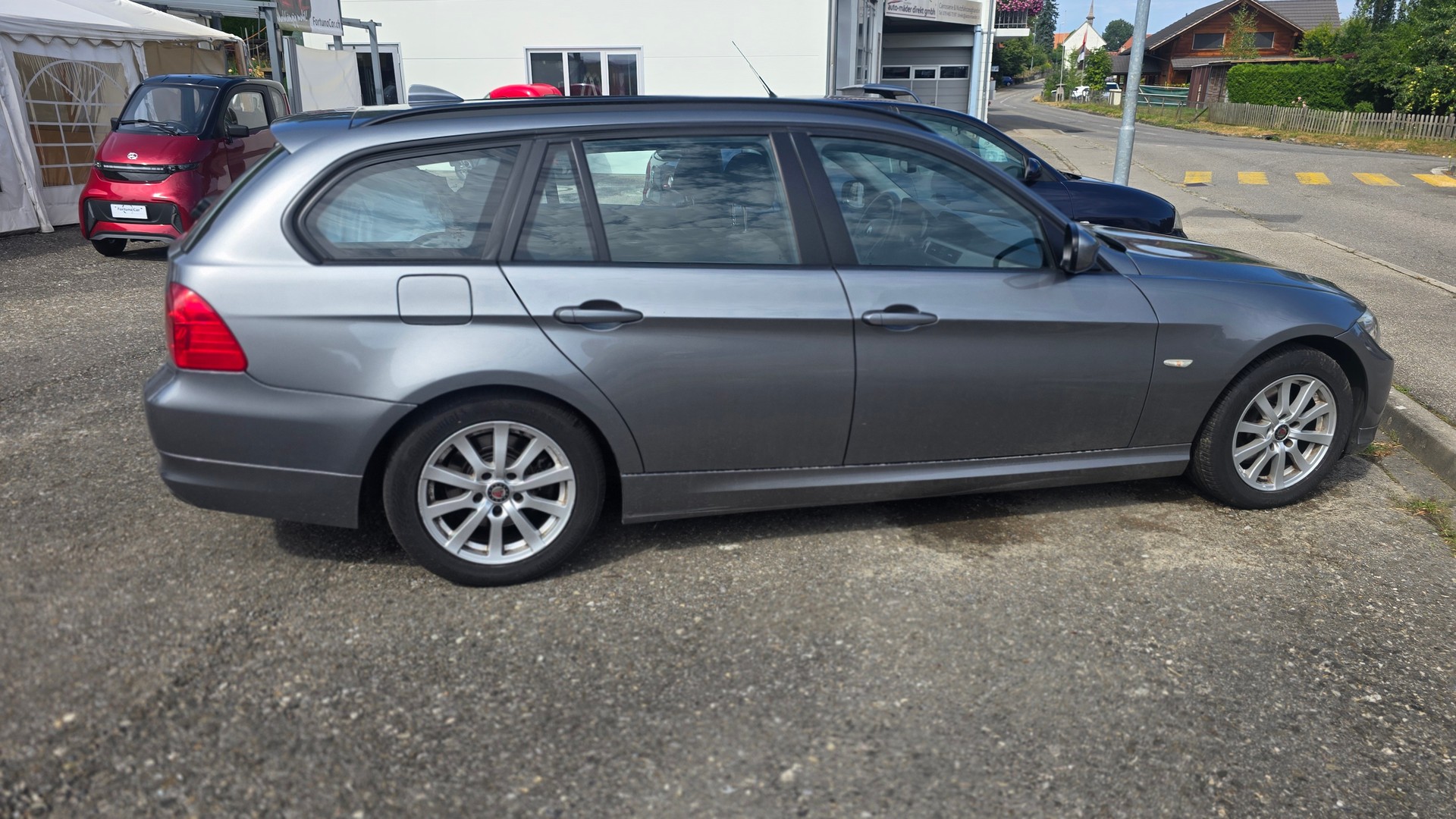 BMW 320i Touring Dynamic Edition Steptronic-image-0