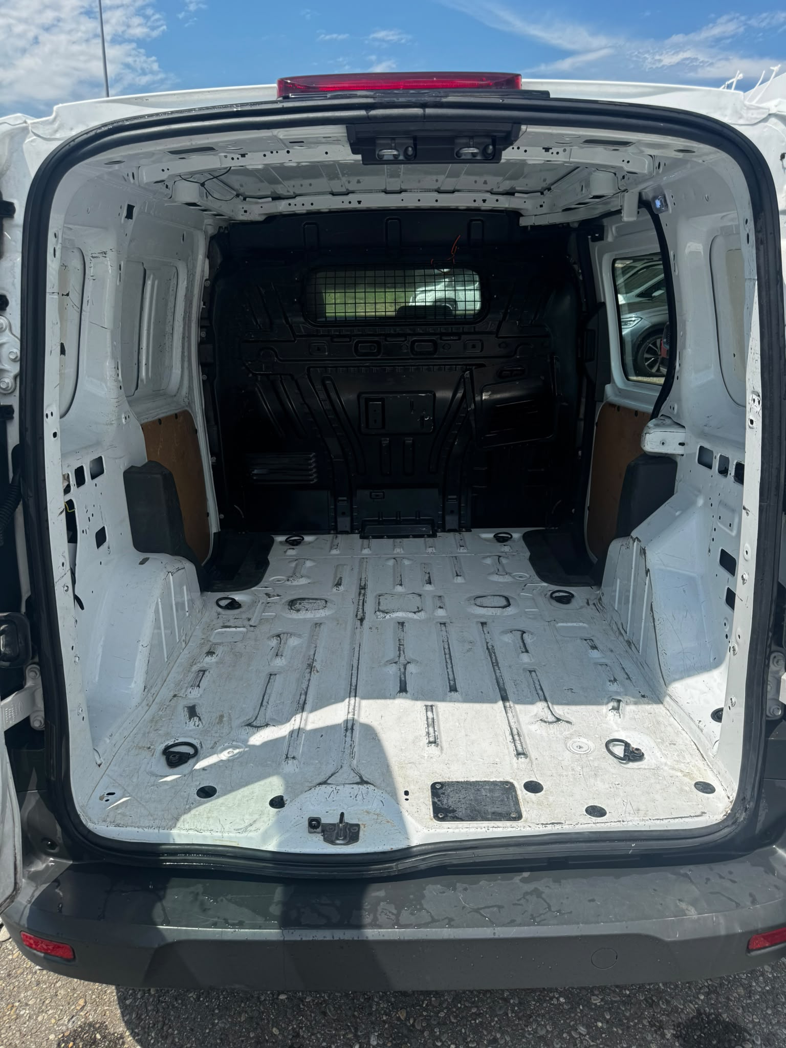 FORD Transit Connect Van T200 1.6 TDCi Ambiente-image-11