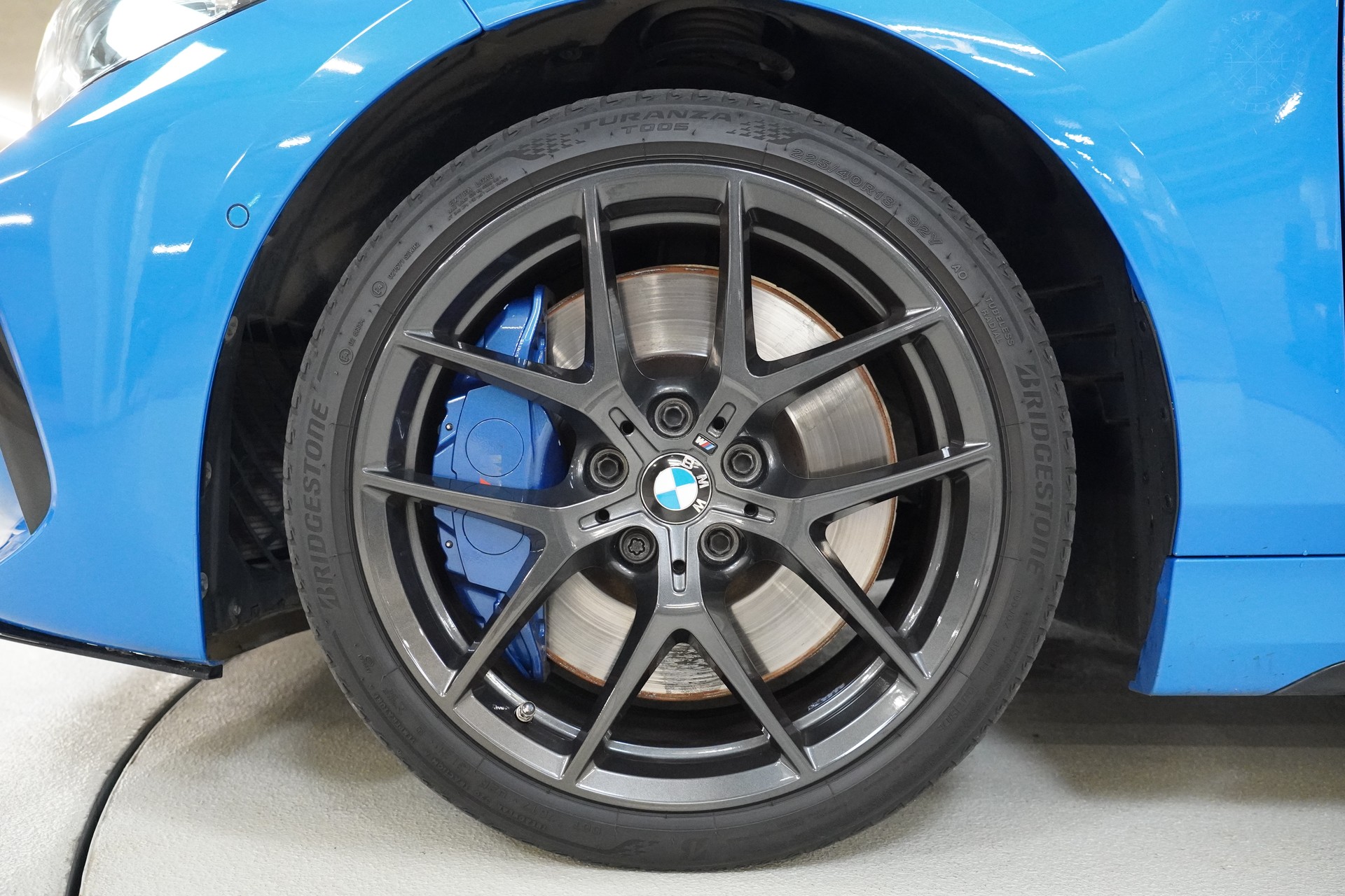 BMW M135i xDrive Steptronic-image-9