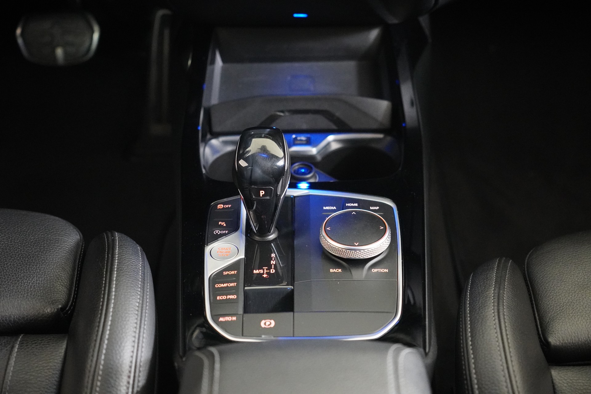 BMW M135i xDrive Steptronic-image-19