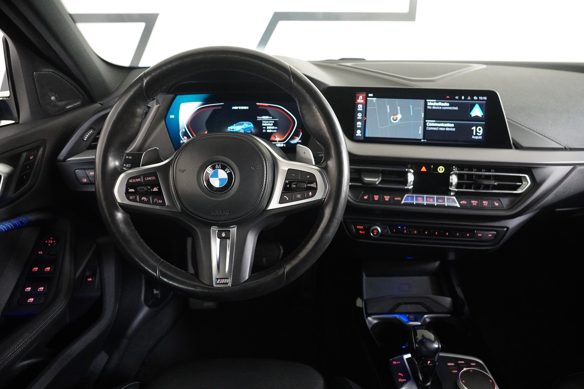 BMW M135i xDrive Steptronic-image-20