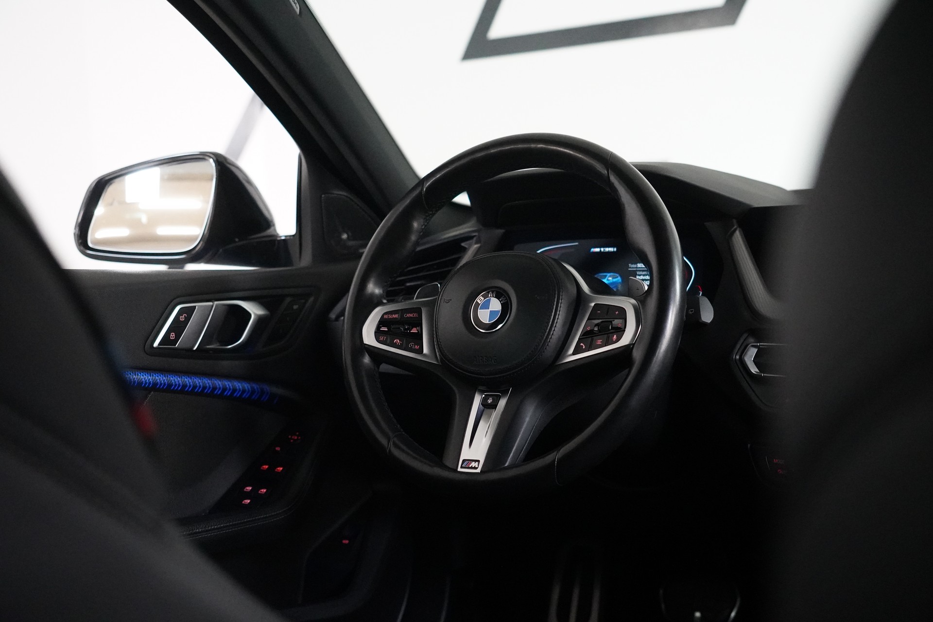BMW M135i xDrive Steptronic-image-23