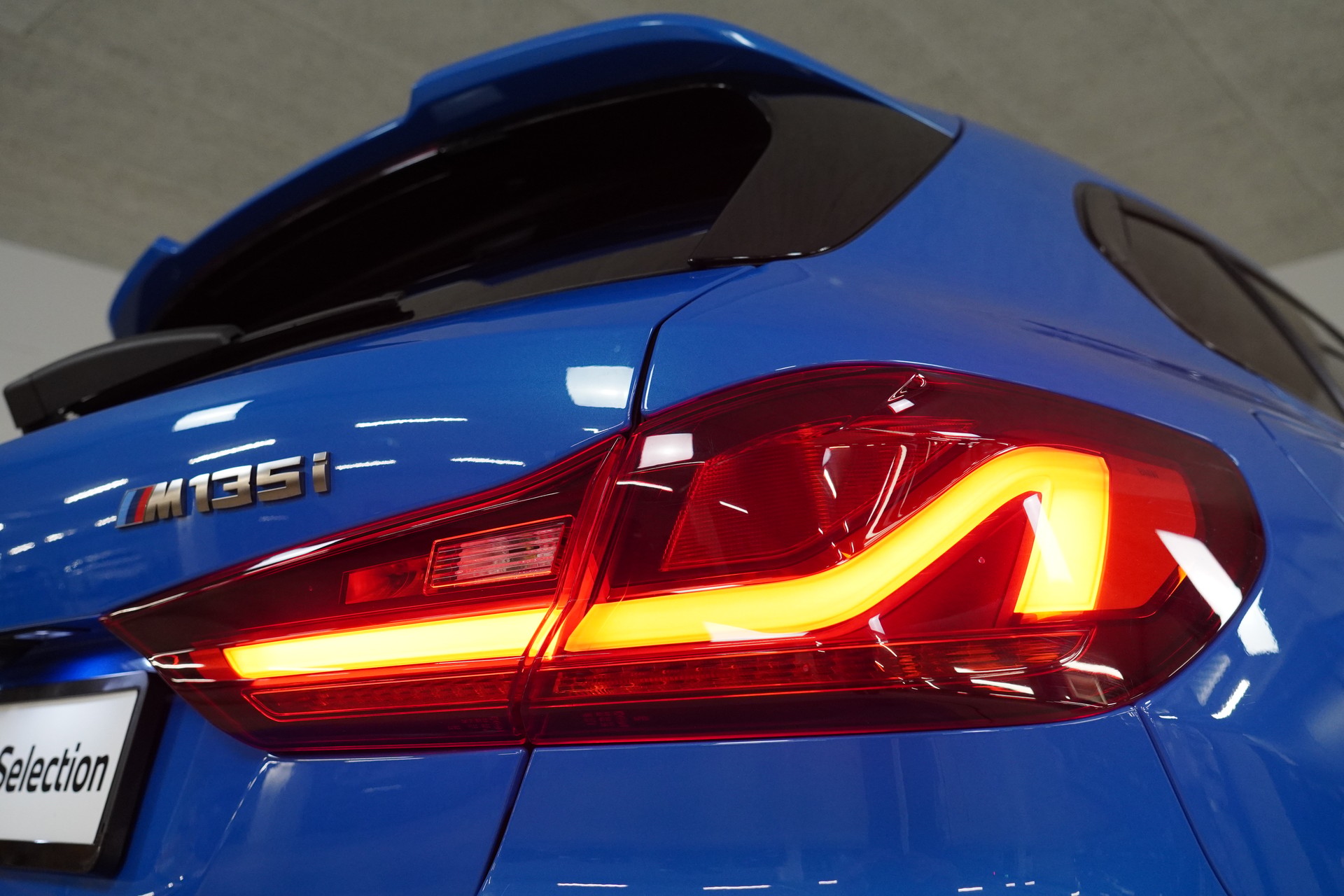 BMW M135i xDrive Steptronic-image-15
