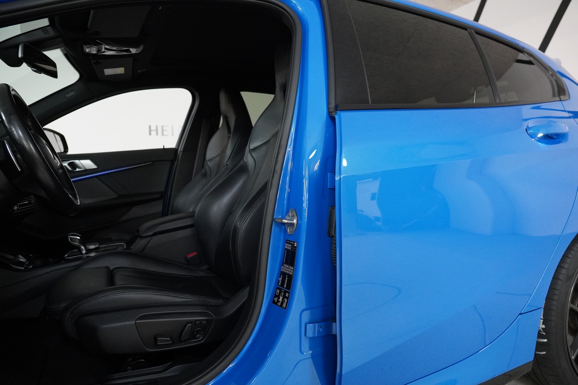 BMW M135i xDrive Steptronic-image-10