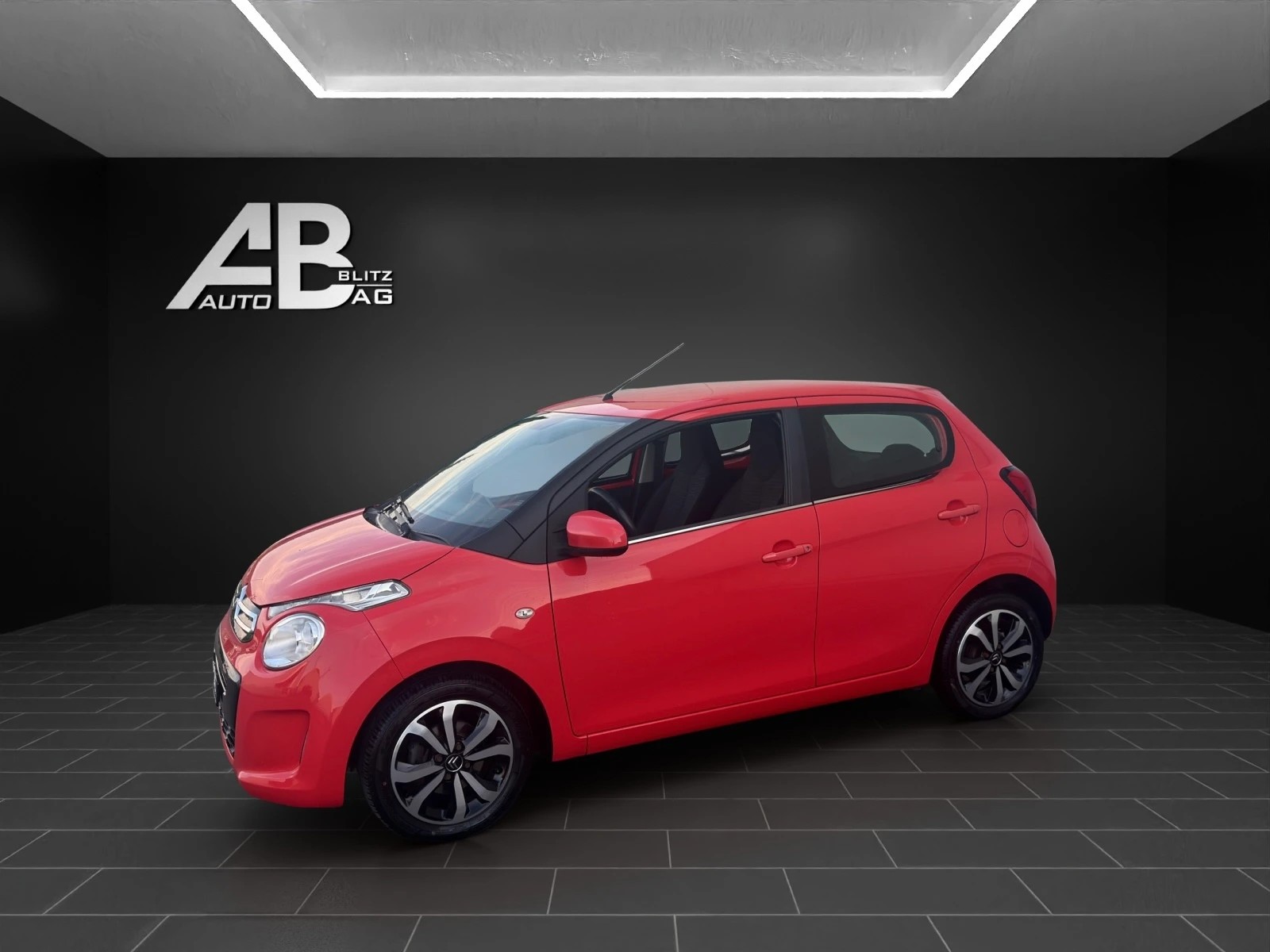 CITROEN C1 1.2 VTi Swiss&Me mit 82 PS-image-1