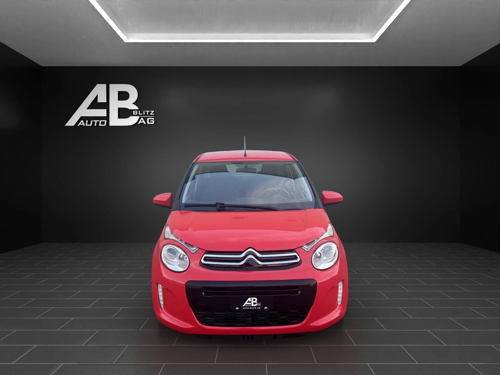 CITROEN C1 1.2 VTi Swiss&Me mit 82 PS-image-0