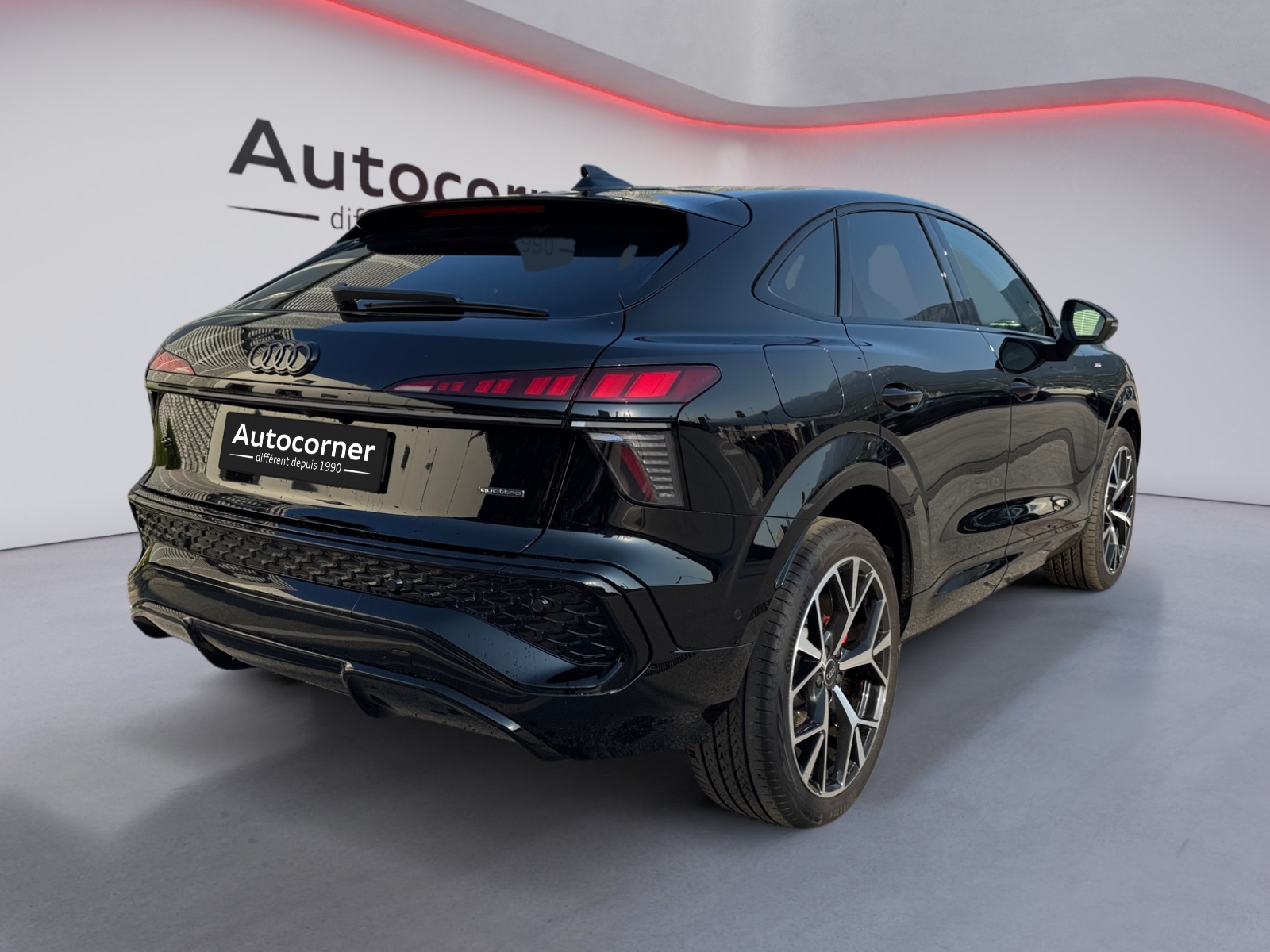 AUDI Q3 Sportback TFSI quattro 195 kW S tronic-image-4