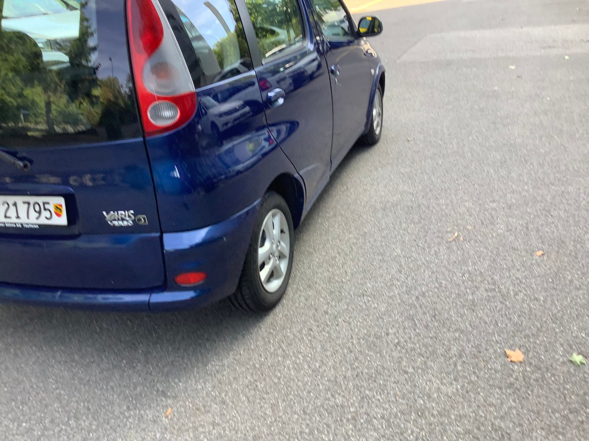 TOYOTA Yaris Verso 1.3 Linea Luna-image-4