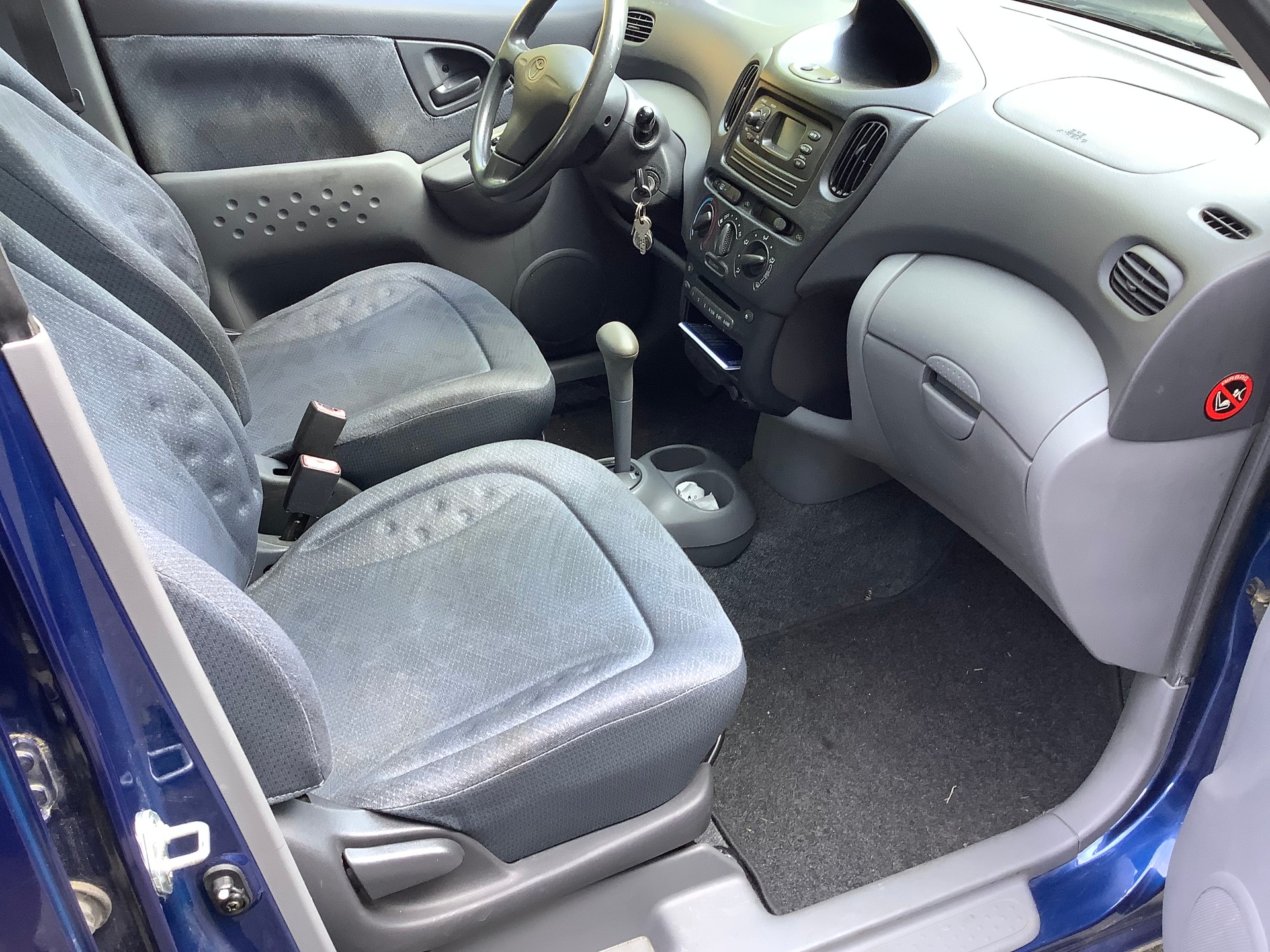 TOYOTA Yaris Verso 1.3 Linea Luna-image-5