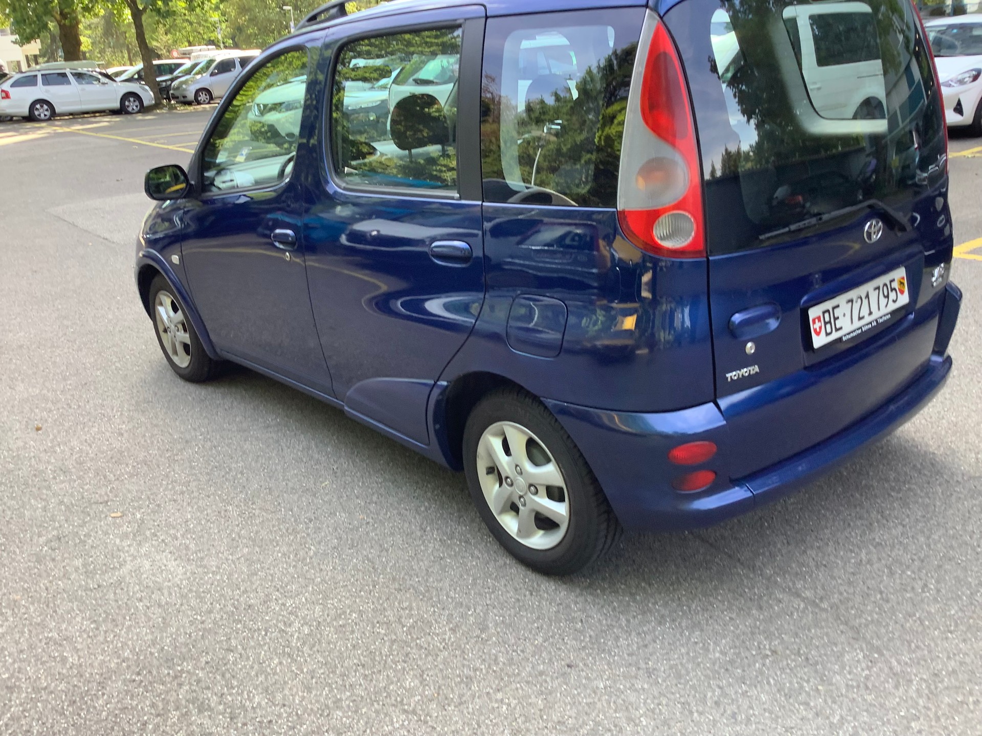 TOYOTA Yaris Verso 1.3 Linea Luna-image-3