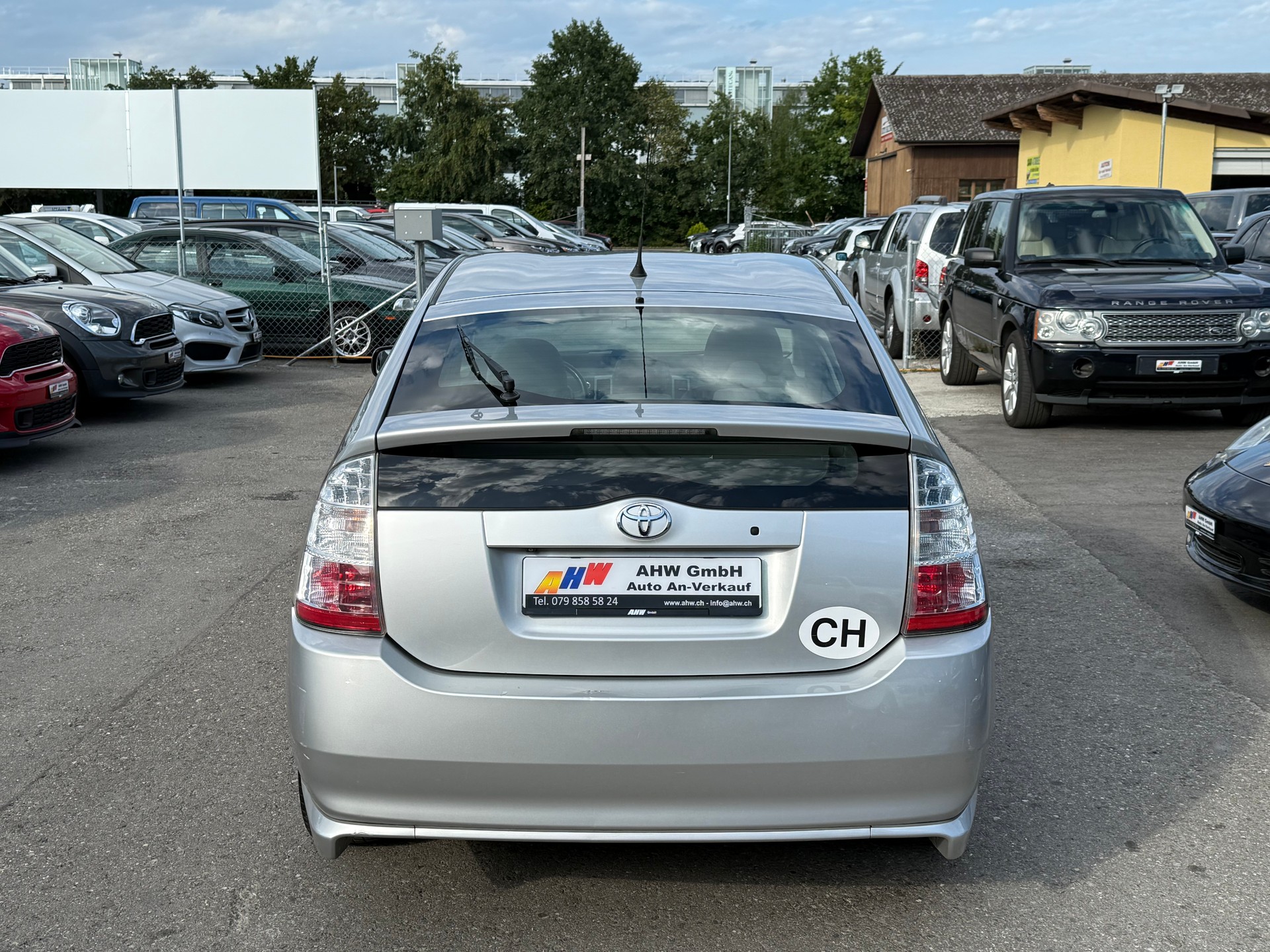 TOYOTA Prius 1.5 16V Hybrid Limited / Frisch ab MFK & Service / Rückfahrkamera / Navi / Keyless Go / Bluetooth-image-4