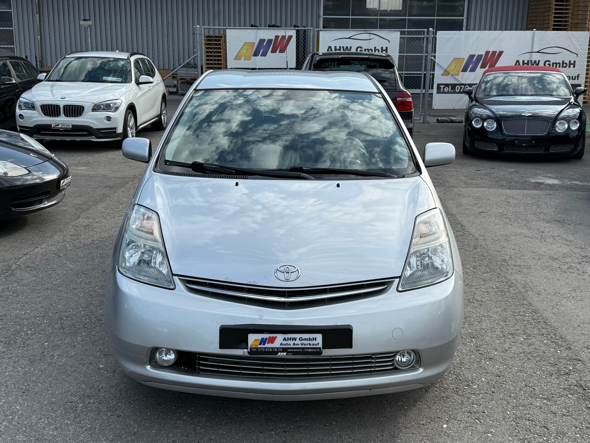 TOYOTA Prius 1.5 16V Hybrid Limited / Frisch ab MFK & Service / Rückfahrkamera / Navi / Keyless Go / Bluetooth-image-1