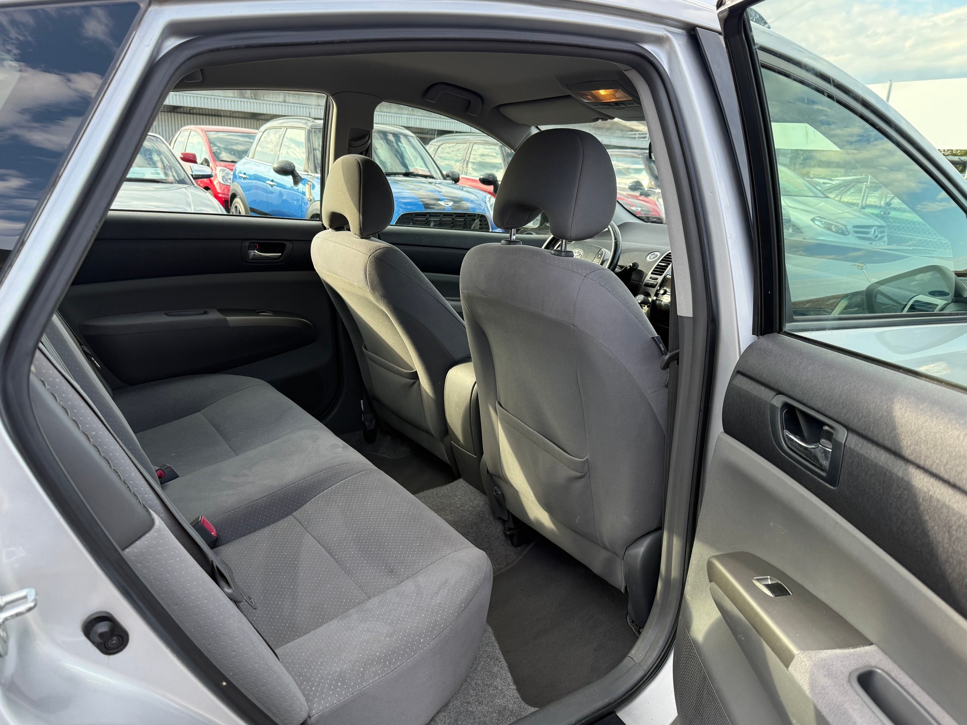 TOYOTA Prius 1.5 16V Hybrid Limited / Frisch ab MFK & Service / Rückfahrkamera / Navi / Keyless Go / Bluetooth-image-10