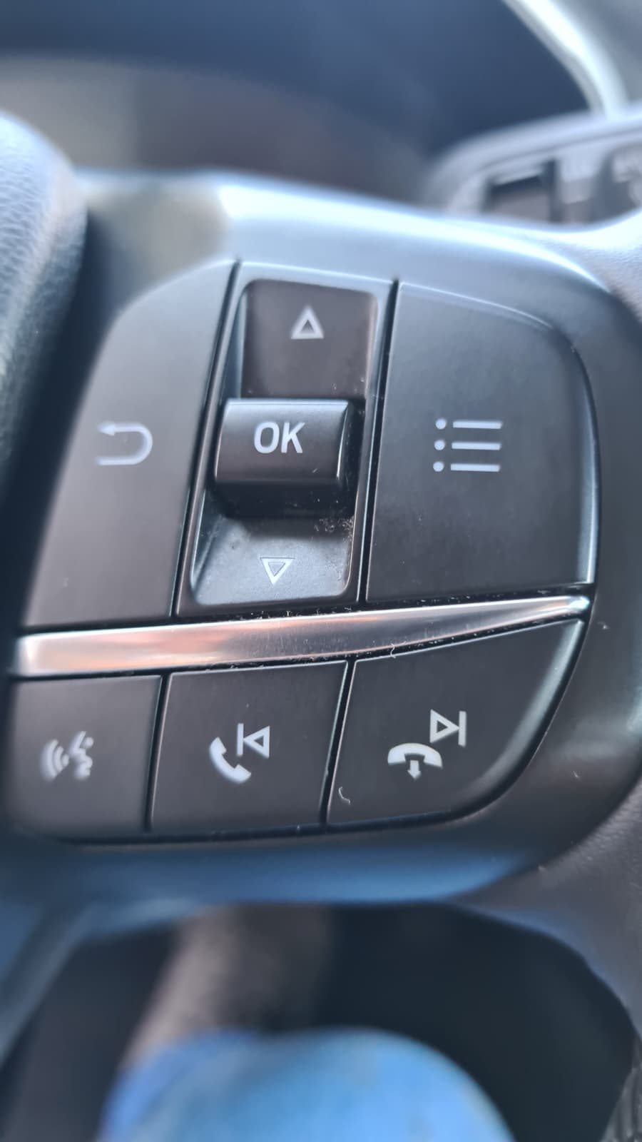 FORD Focus 1.5 TDCi Cool Connect Automatic ** Gr-Navi ** Klimaautomat ** Tempomat ** PDC ** Frisch Ab MFK & Service **-image-13