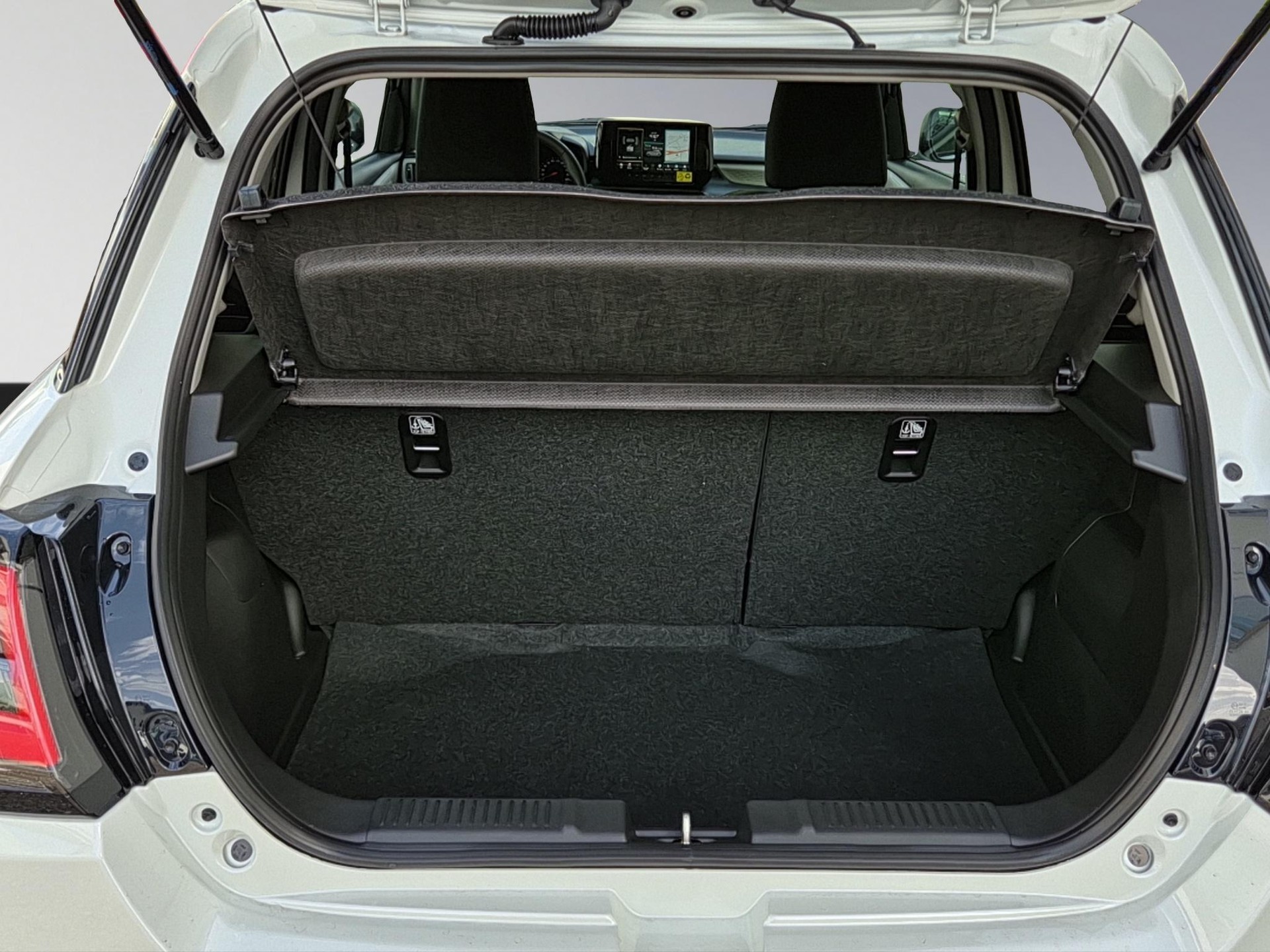 SUZUKI Swift 1.2 Compact+ Hybrid-image-17