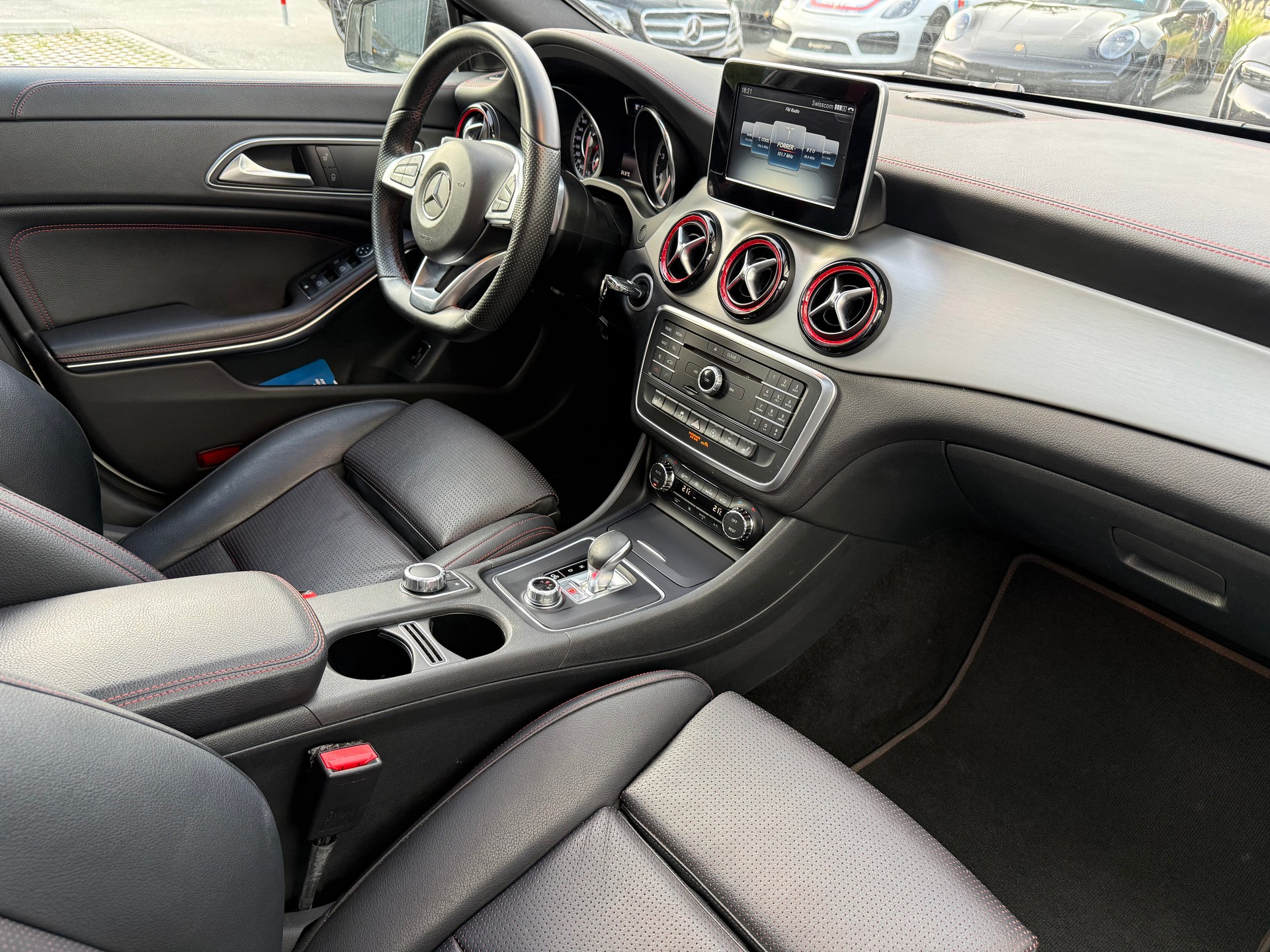 MERCEDES-BENZ CLA Shooting Brake 45 AMG 4Matic Speedshift-image-6