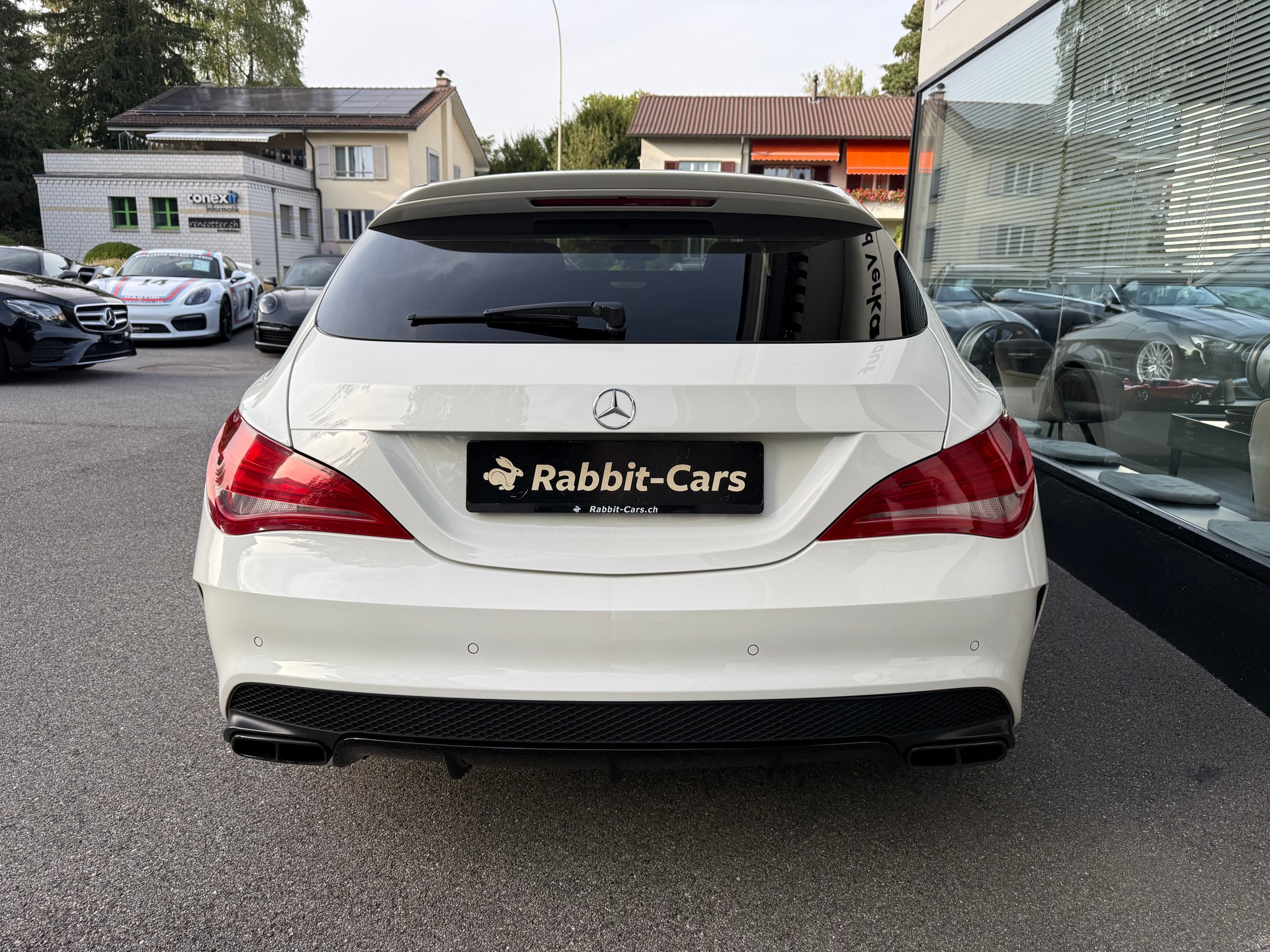 MERCEDES-BENZ CLA Shooting Brake 45 AMG 4Matic Speedshift-image-4