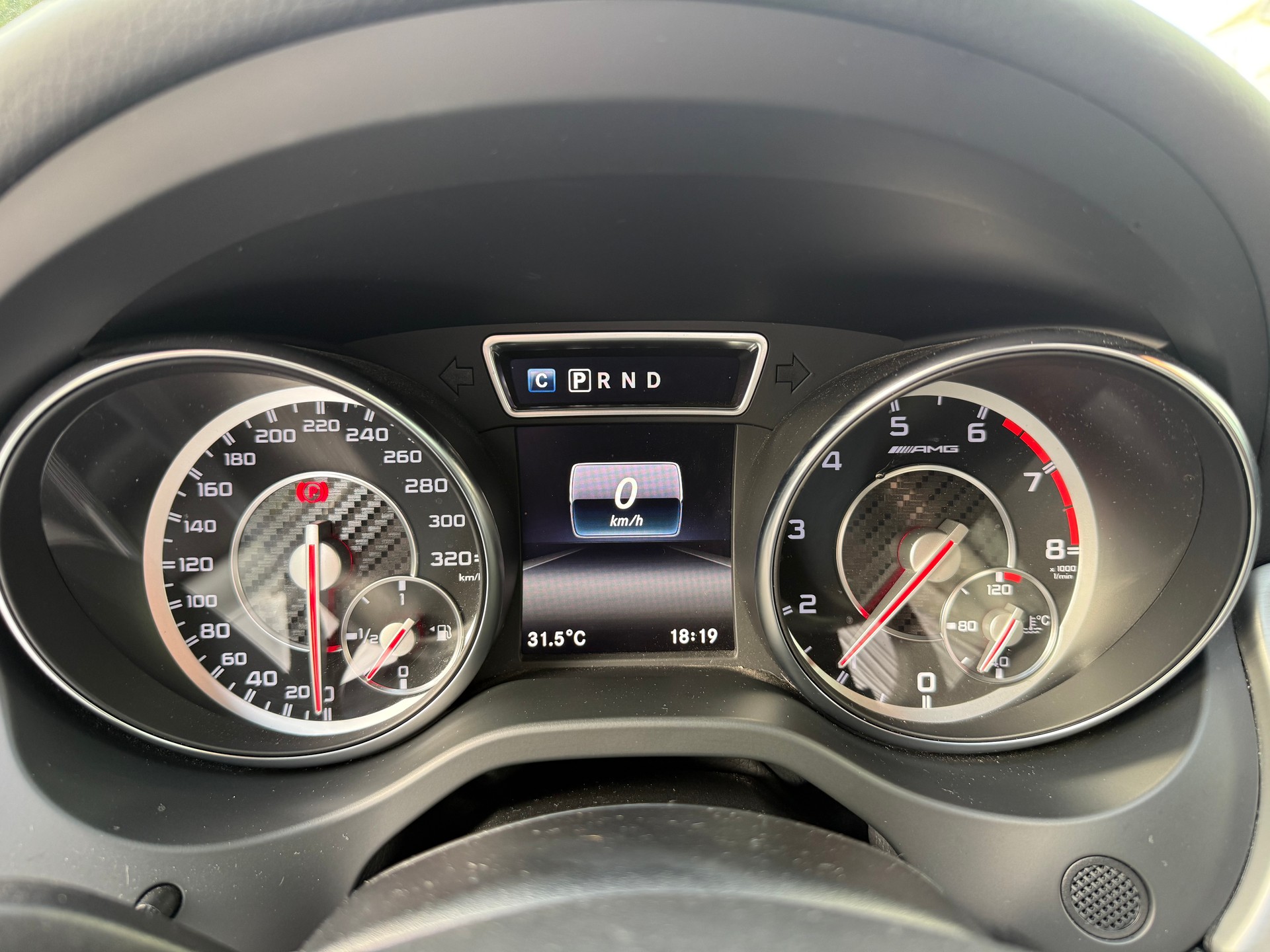 MERCEDES-BENZ CLA Shooting Brake 45 AMG 4Matic Speedshift-image-10
