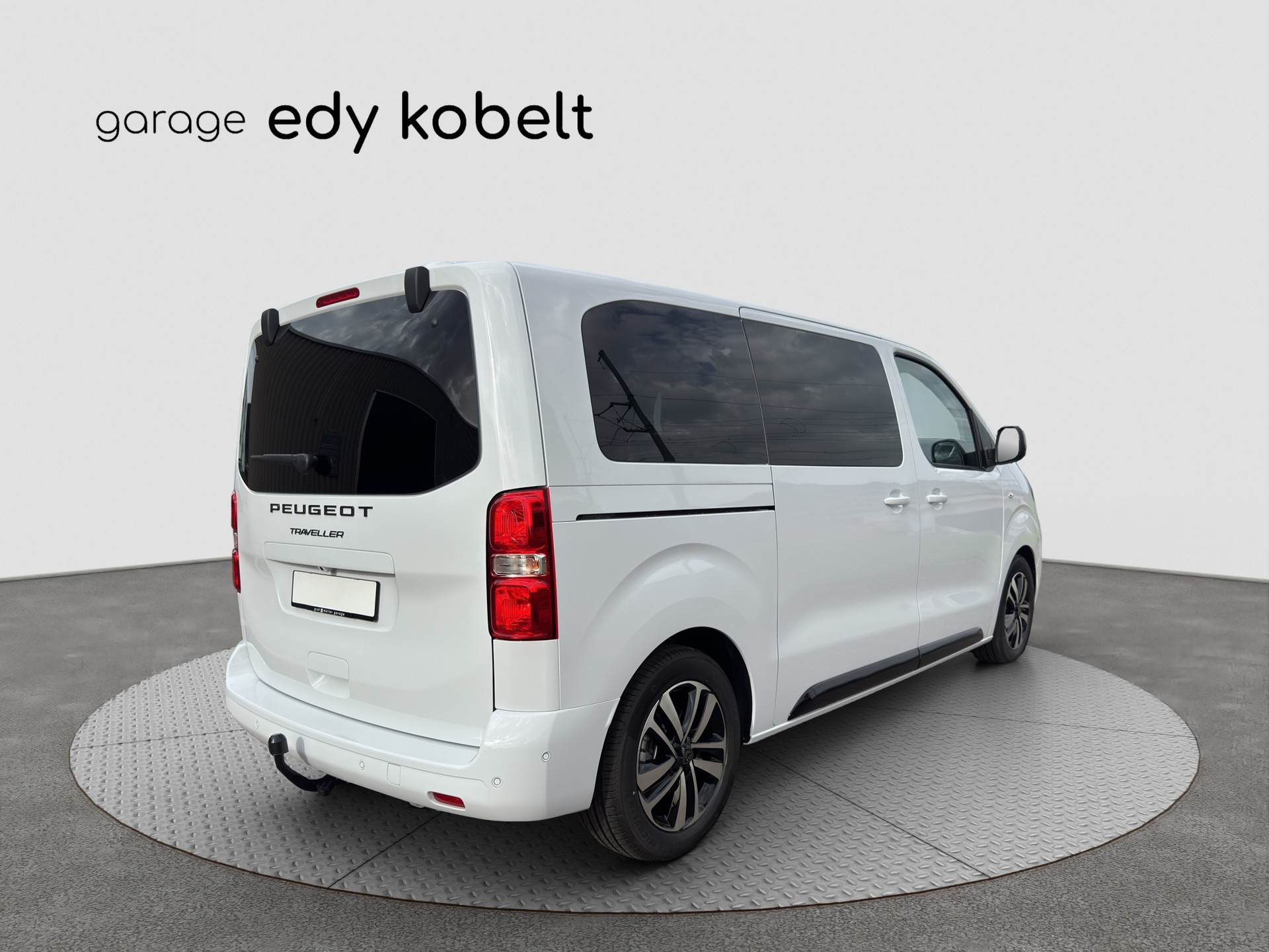 PEUGEOT Traveller 2.2 BlueHDi Family Edition Standard EAT8-image-18
