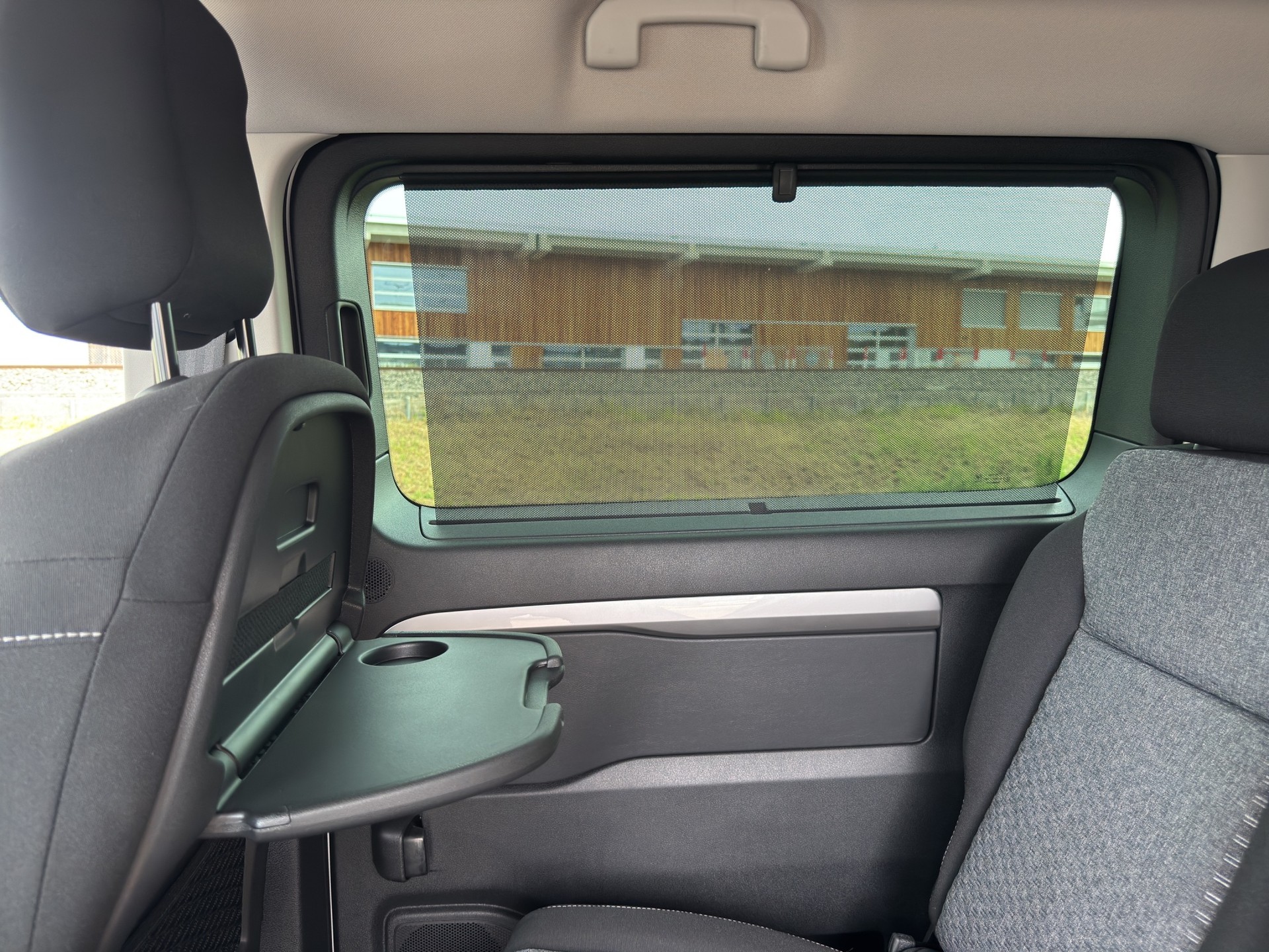 PEUGEOT Traveller 2.2 BlueHDi Family Edition Standard EAT8-image-15