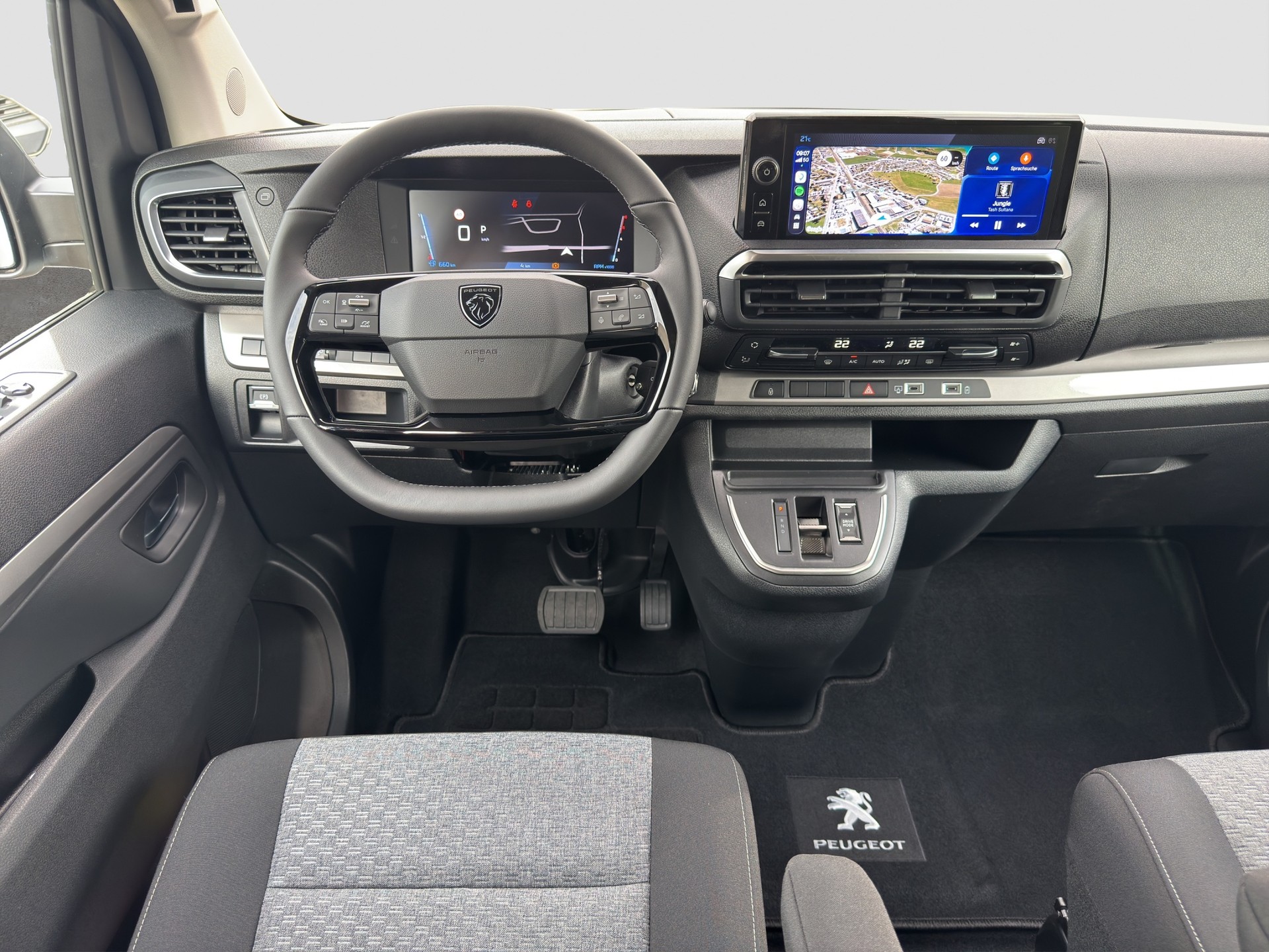PEUGEOT Traveller 2.2 BlueHDi Family Edition Standard EAT8-image-3