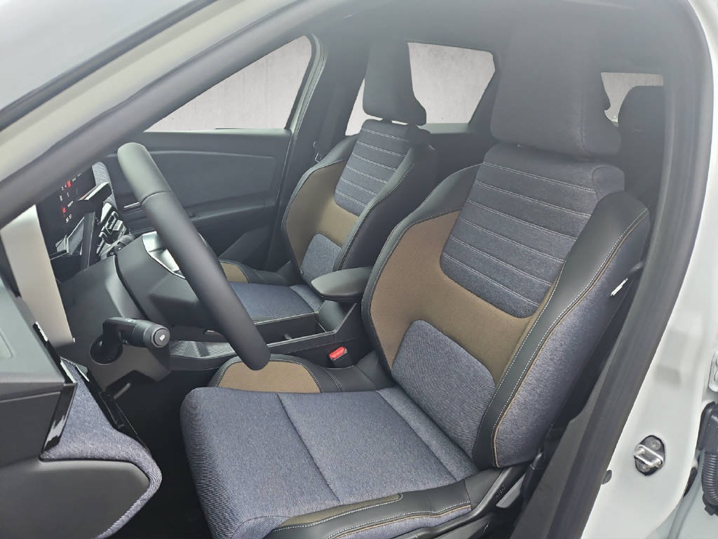 RENAULT R5 E-Tech Comfort Range techno-image-4