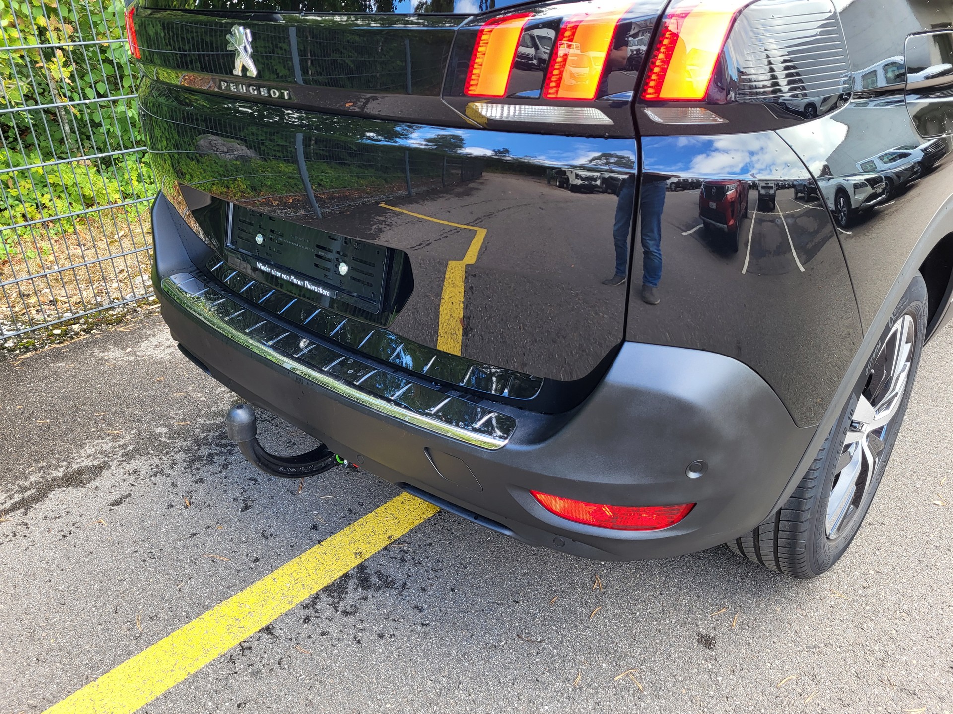 PEUGEOT 5008 1.5 BlueHDi Allure-image-8