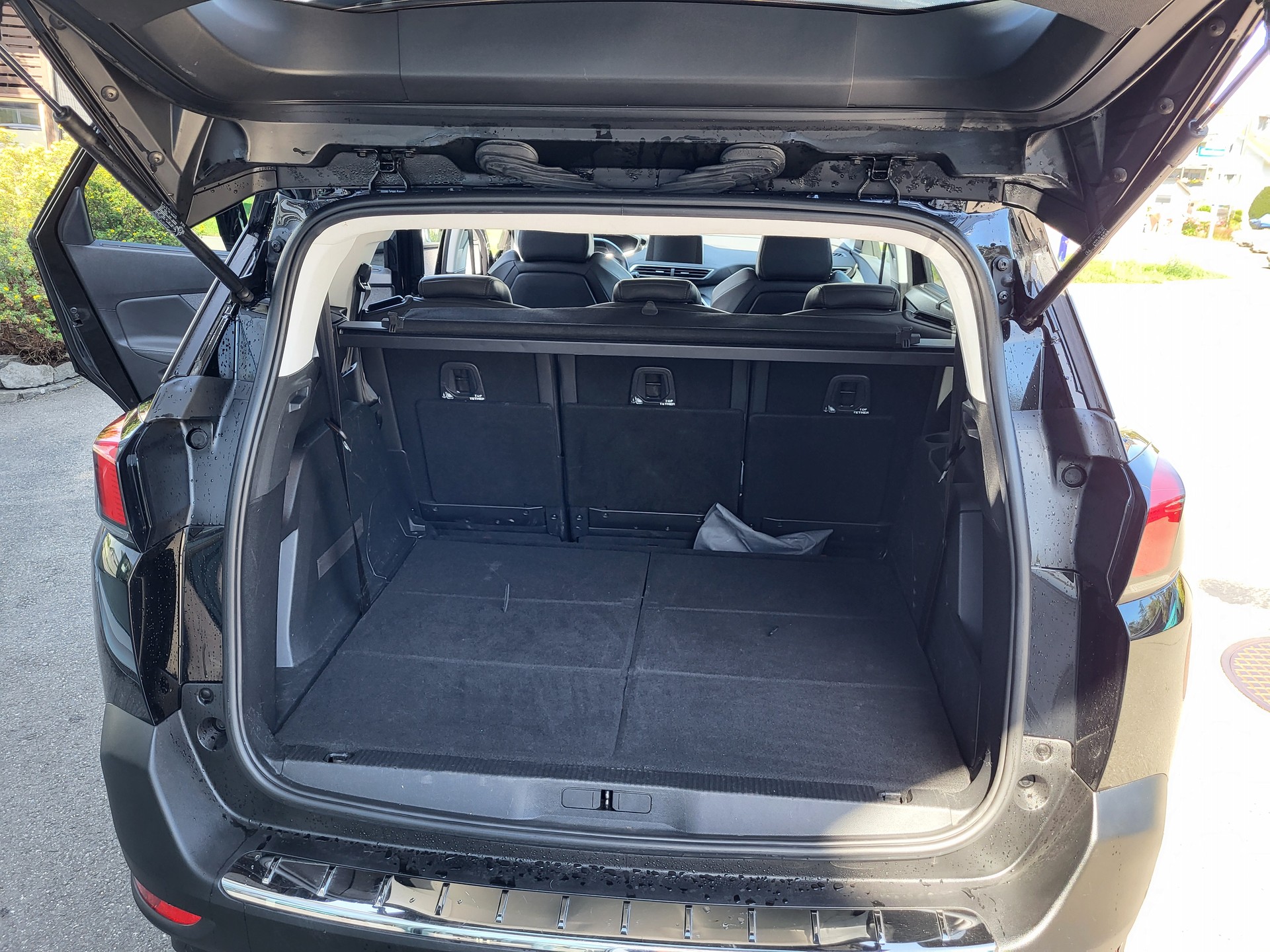 PEUGEOT 5008 1.5 BlueHDi Allure-image-7