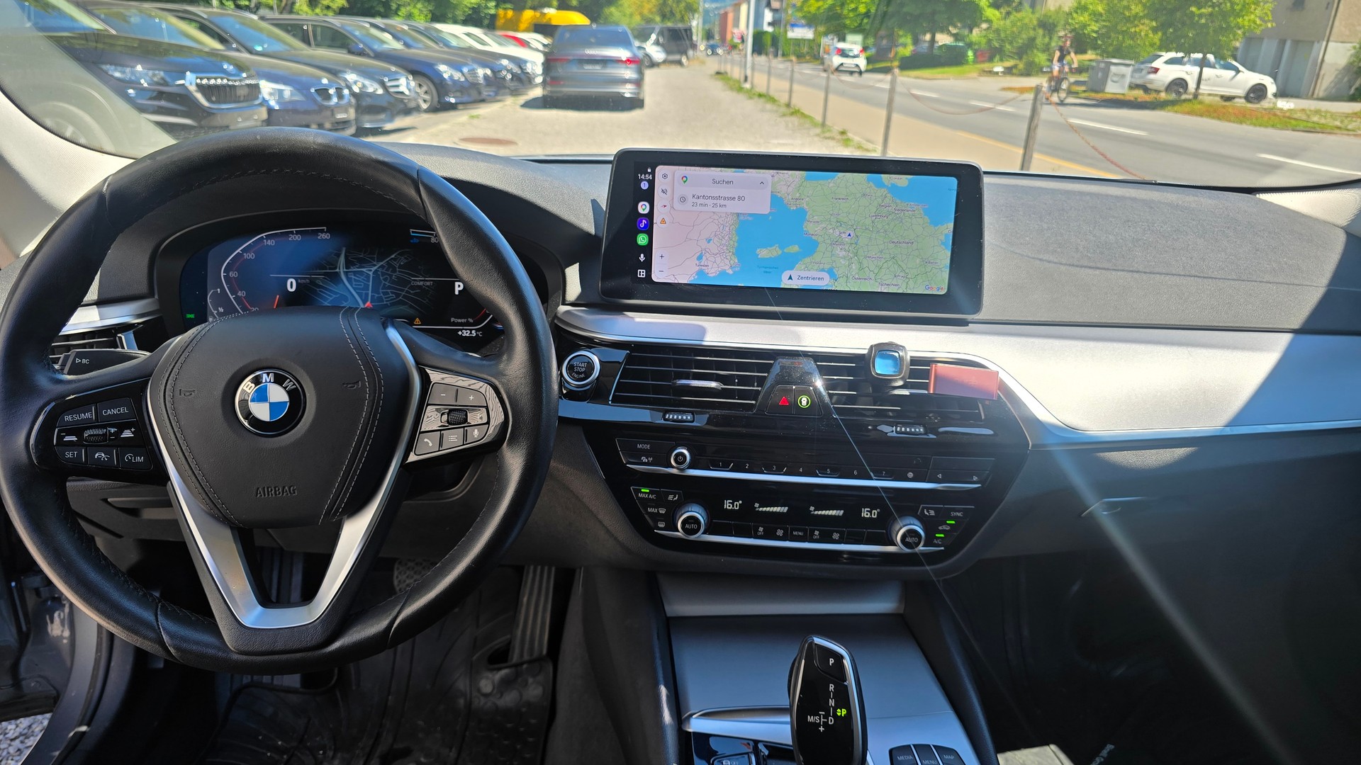 BMW 520d xDrive 48V Touring Steptronic-image-14