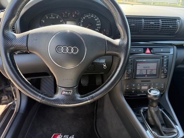 AUDI RS4 Avant 2.7 V6 Biturbo quattro-image-11