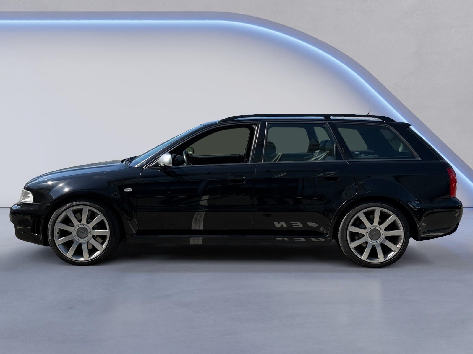 AUDI RS4 Avant 2.7 V6 Biturbo quattro-showroom-element-1