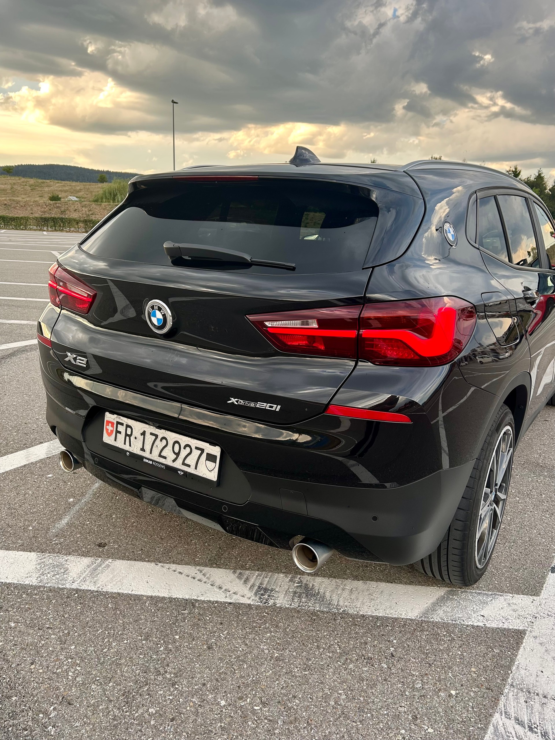 BMW 20i xDrive-image-2