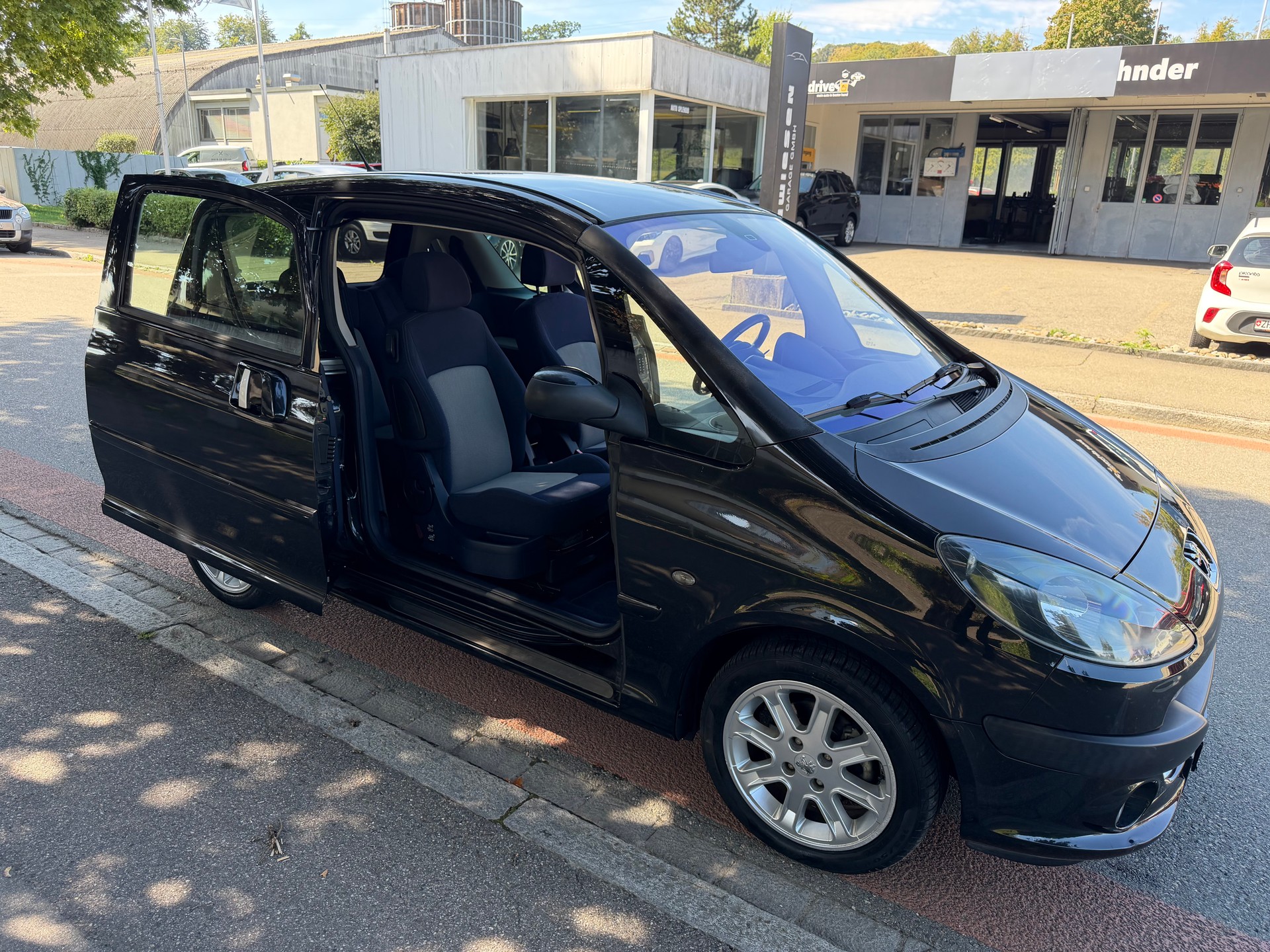 PEUGEOT 1007 1.6 Sport(y) 2-Tronic-image-10