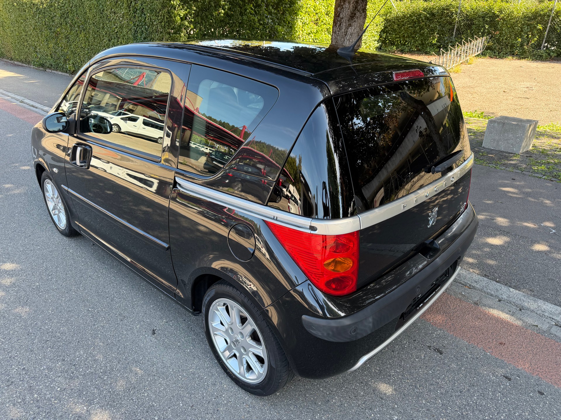 PEUGEOT 1007 1.6 Sport(y) 2-Tronic-image-4
